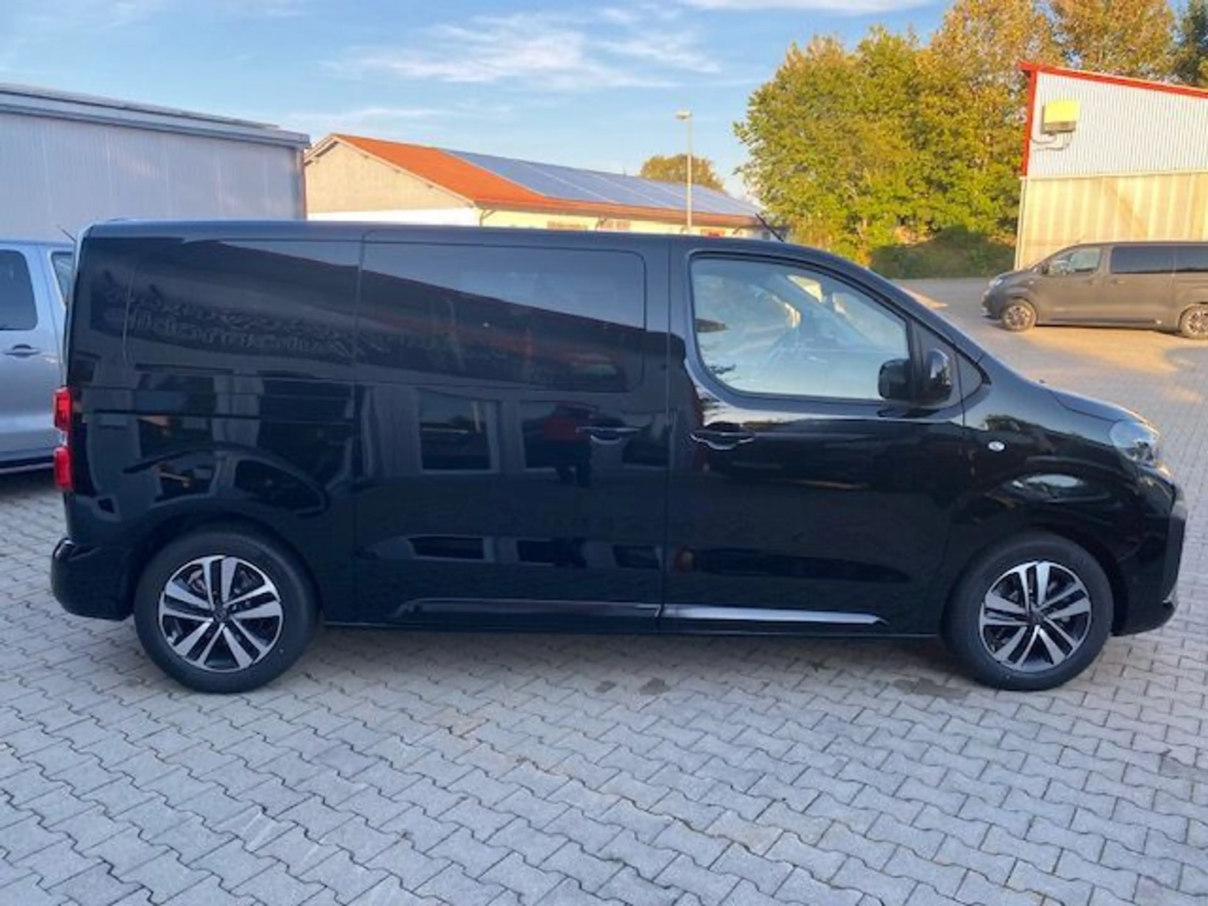 Peugeot Traveller Allure 2,2 7-Sitze M kurz Voll -sofort — photo 9