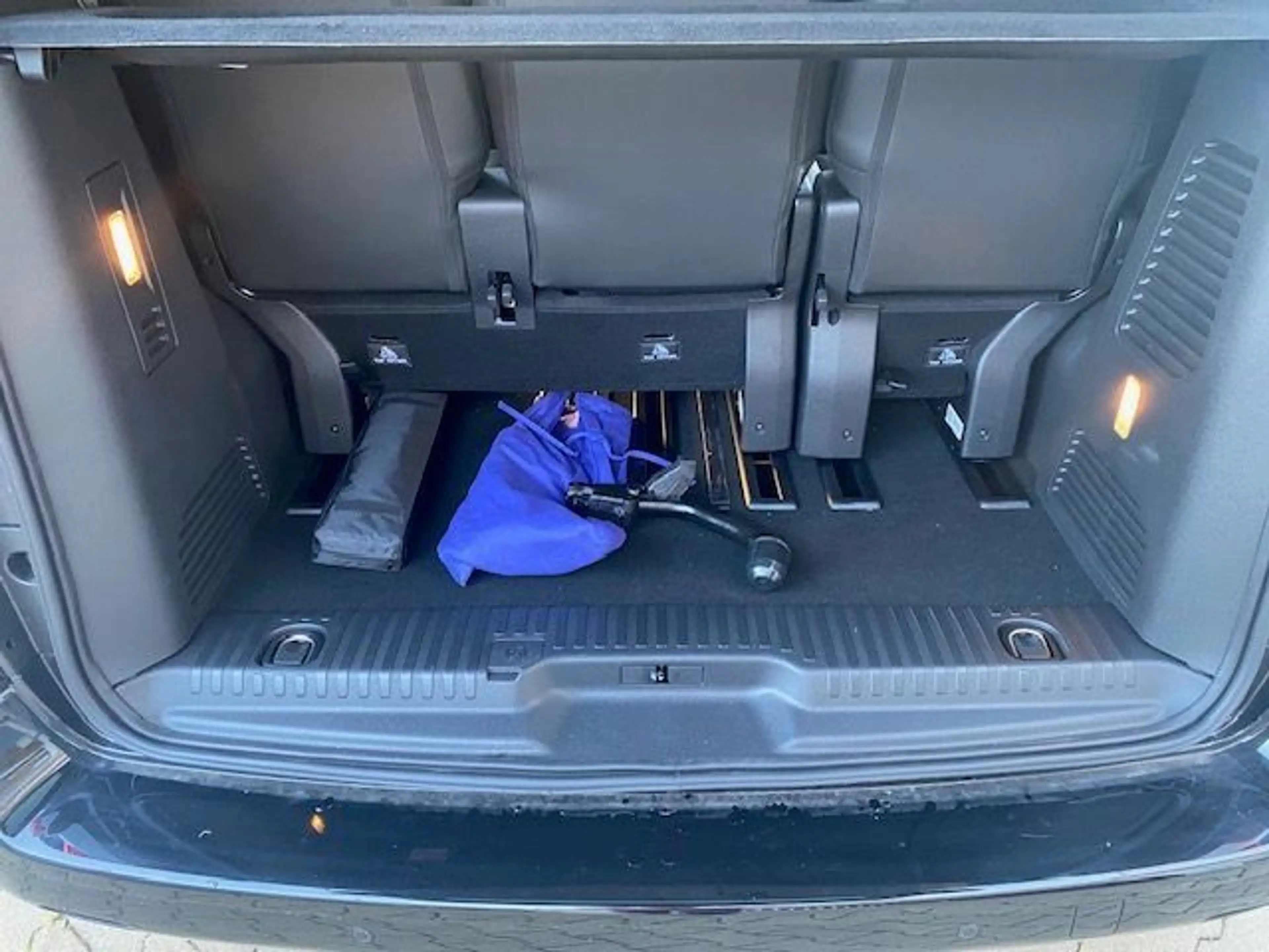 Peugeot Traveller Allure 2,2 7-Sitze M kurz Voll -sofort — photo 7