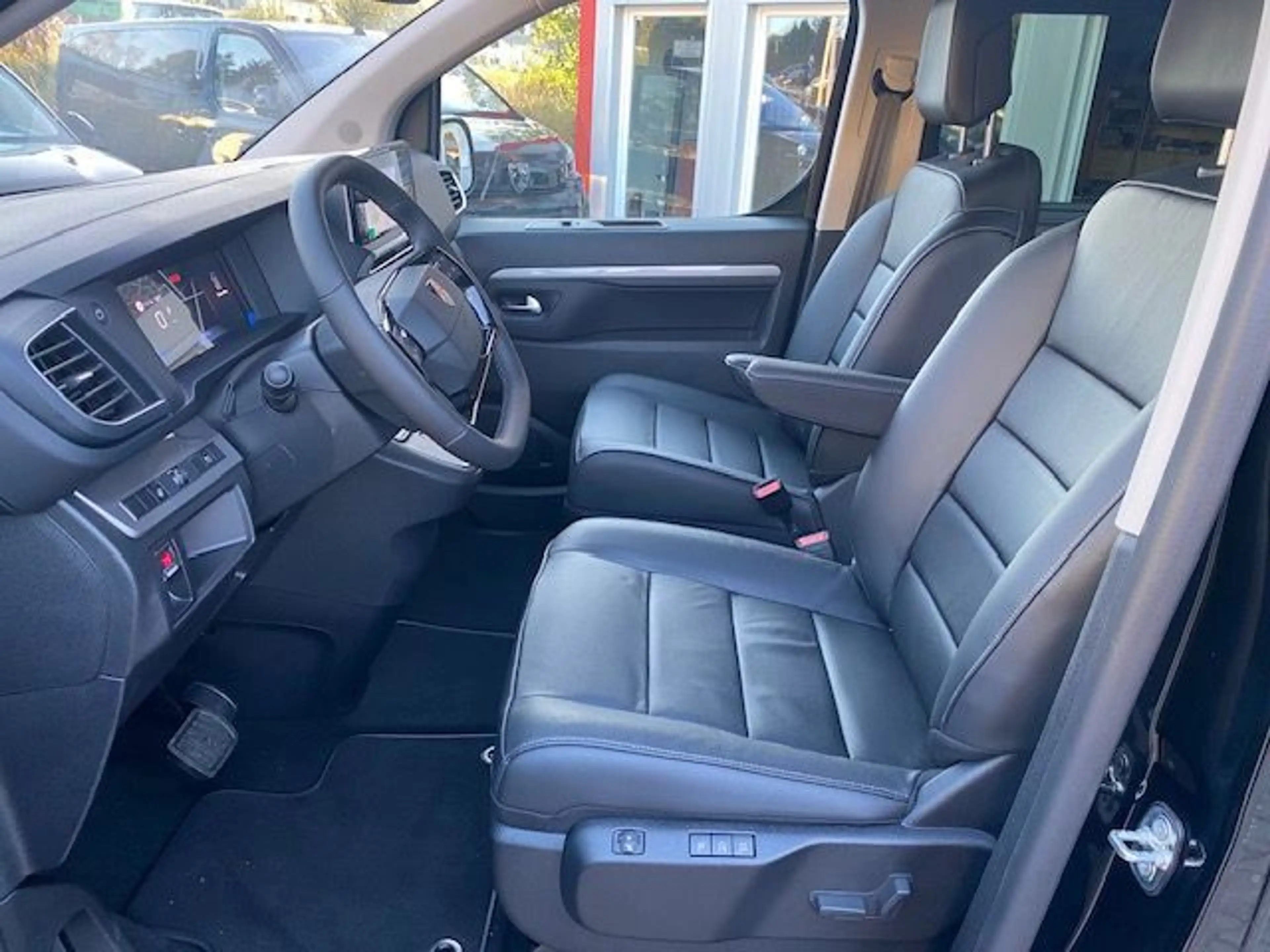 Peugeot Traveller Allure 2,2 7-Sitze M kurz Voll -sofort — photo 13
