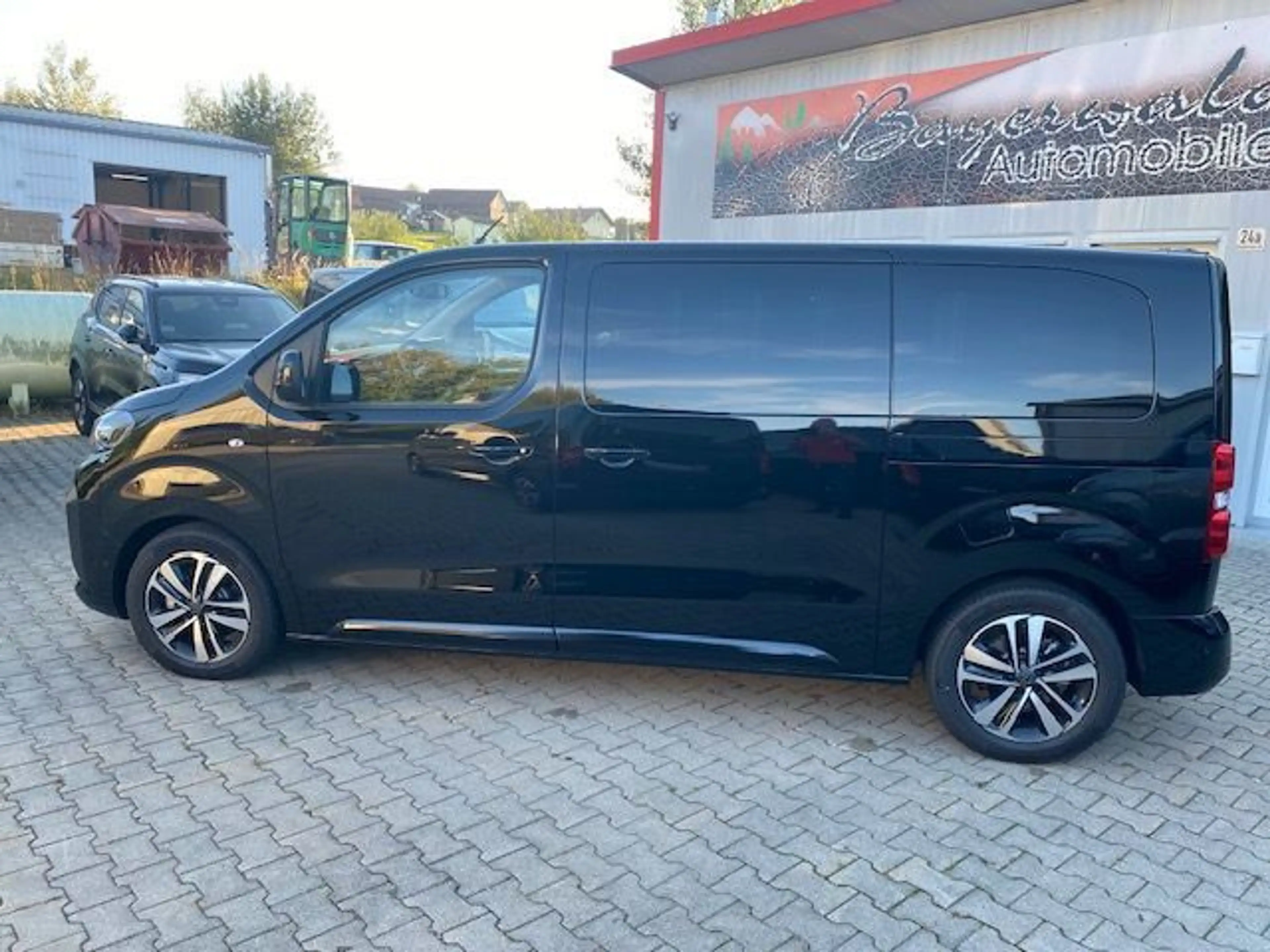 Peugeot Traveller Allure 2,2 7-Sitze M kurz Voll -sofort — photo 3