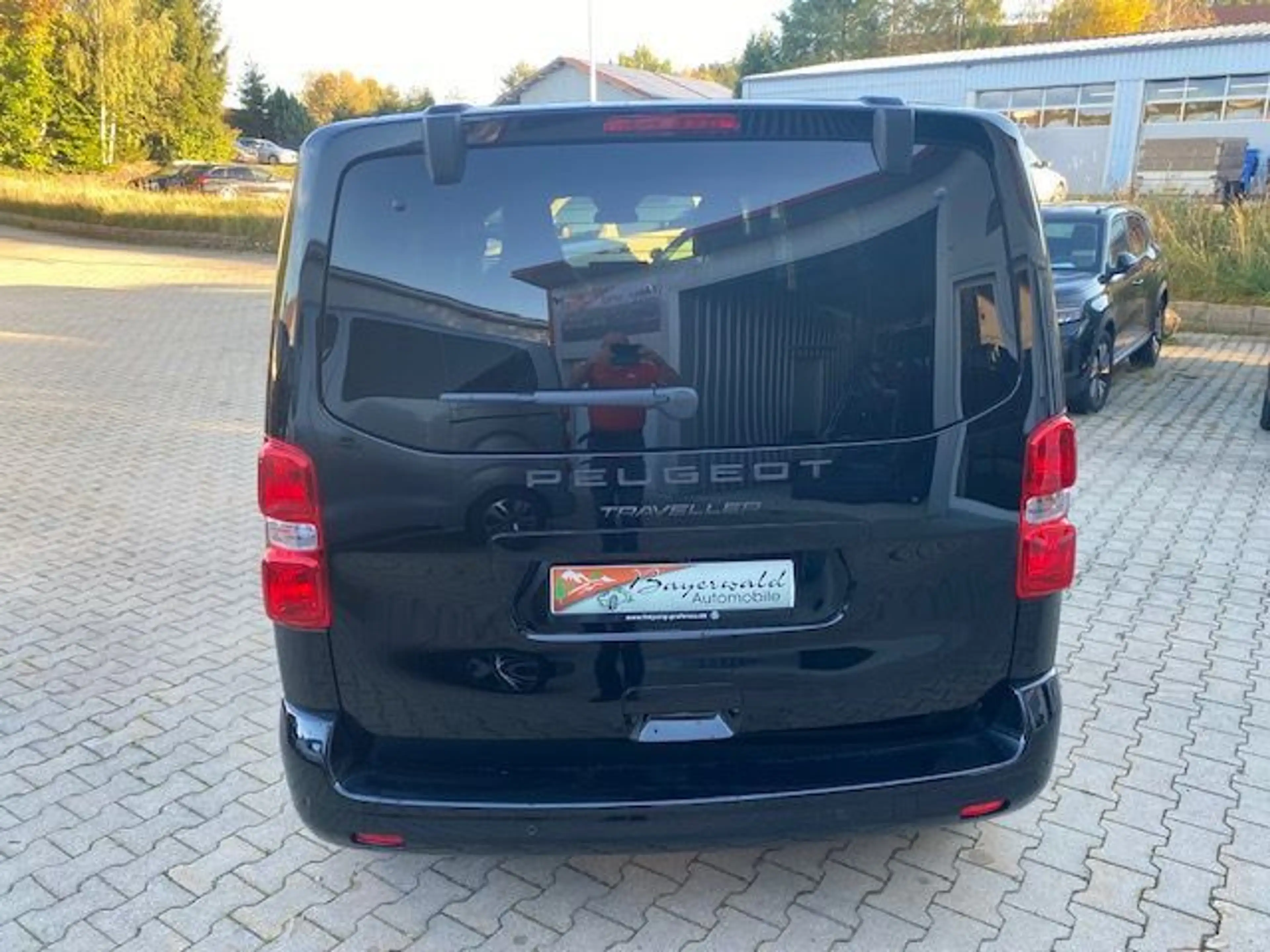 Peugeot Traveller Allure 2,2 7-Sitze M kurz Voll -sofort — photo 5