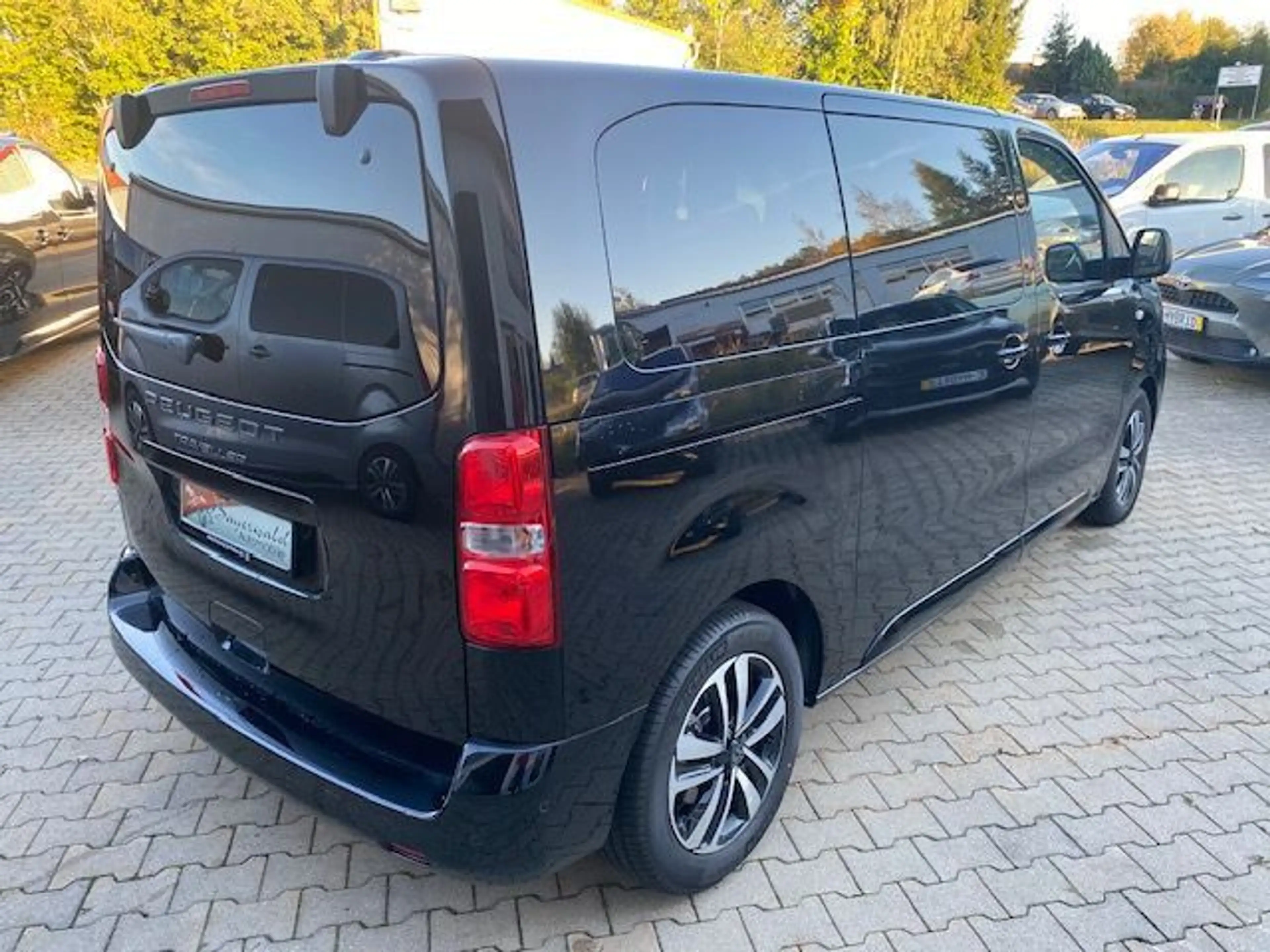 Peugeot Traveller Allure 2,2 7-Sitze M kurz Voll -sofort — photo 8