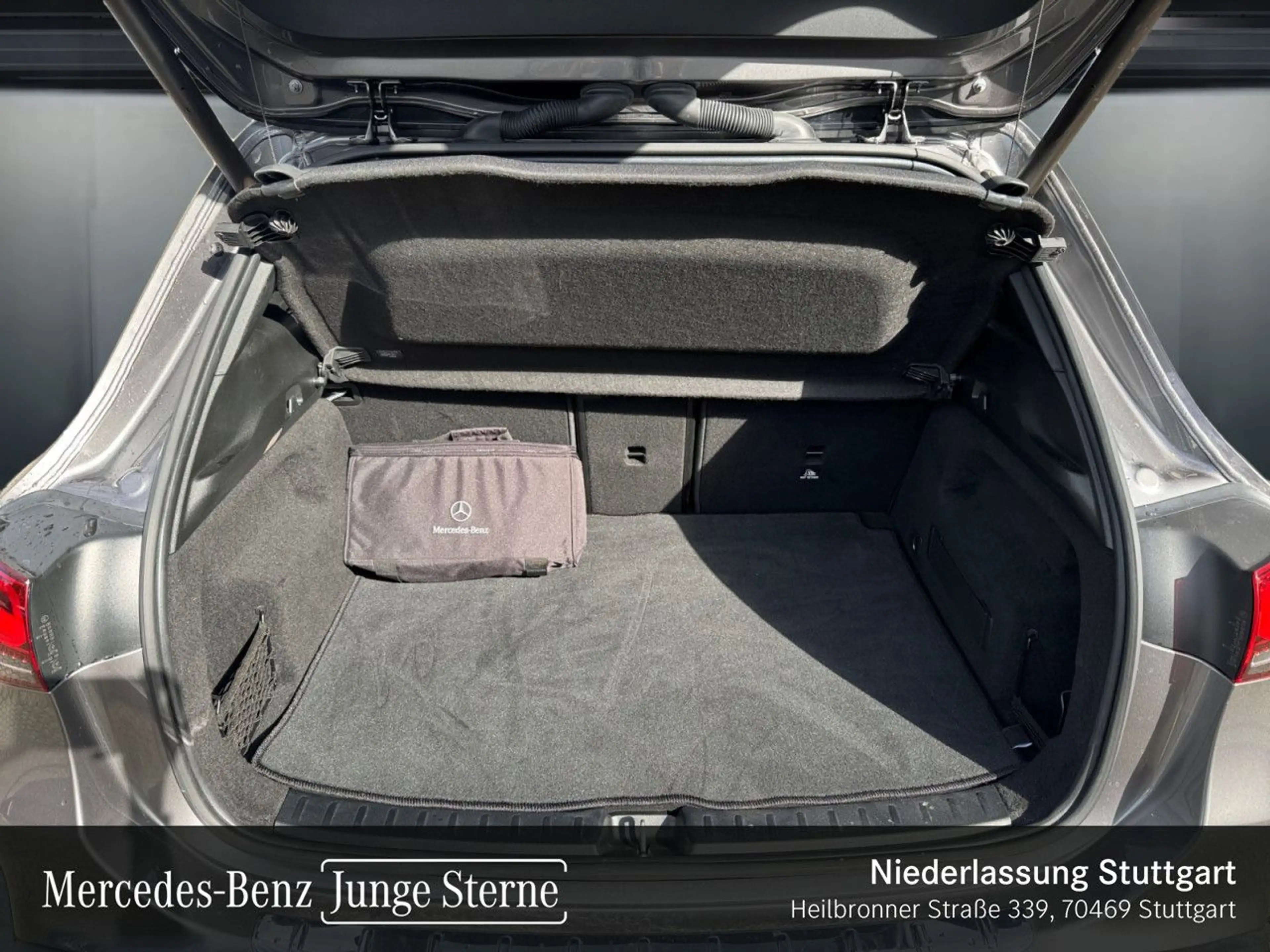 Mercedes-Benz EQA 300 4M AMG+PLUS-PAKET+PANO+KAMERA+KEYLESS — photo 8