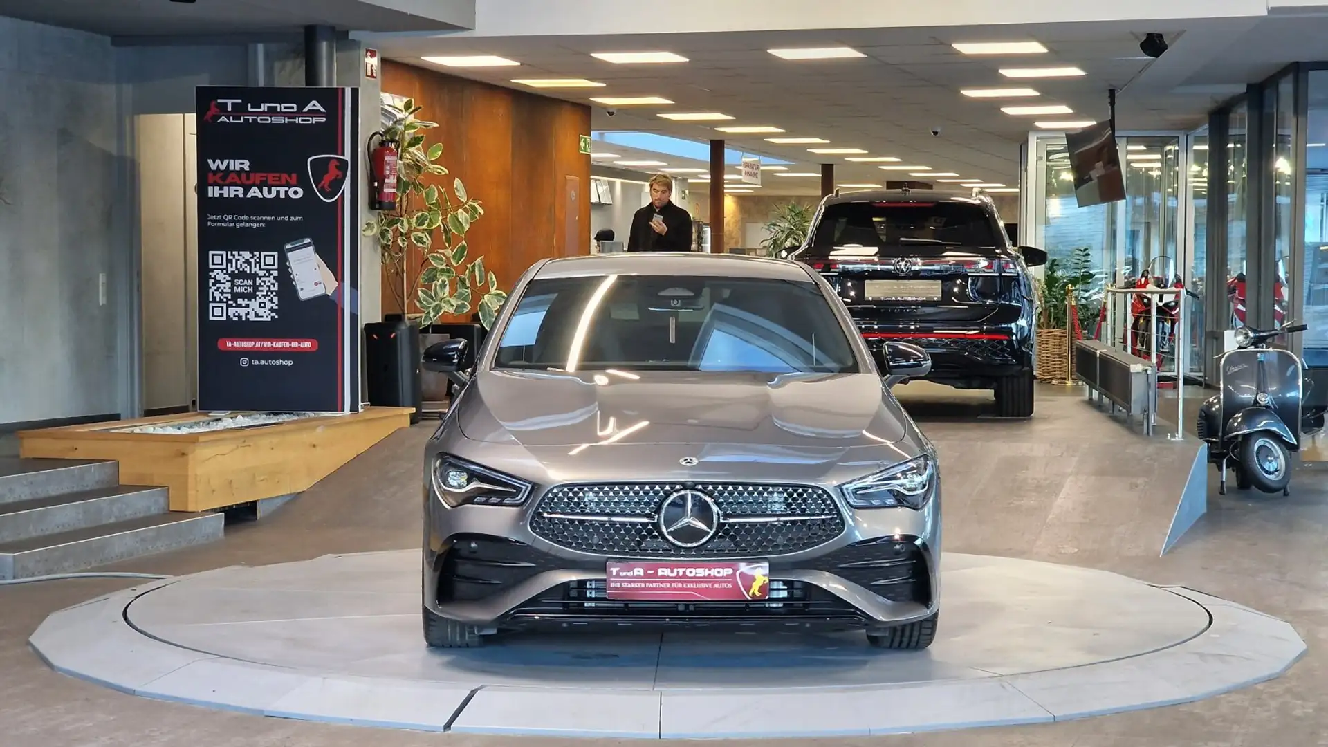 Mercedes-Benz CLA 180 d Coupe AMG-Paket Aut. *Multibeam*Kamera*Night-Pak Grau - 2