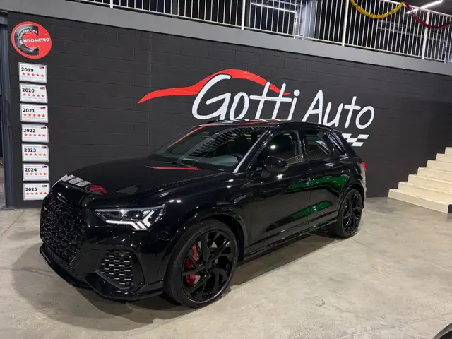 Audi RS Q3 TOTAL BLACK SEDILI A GUSCIO TETTO