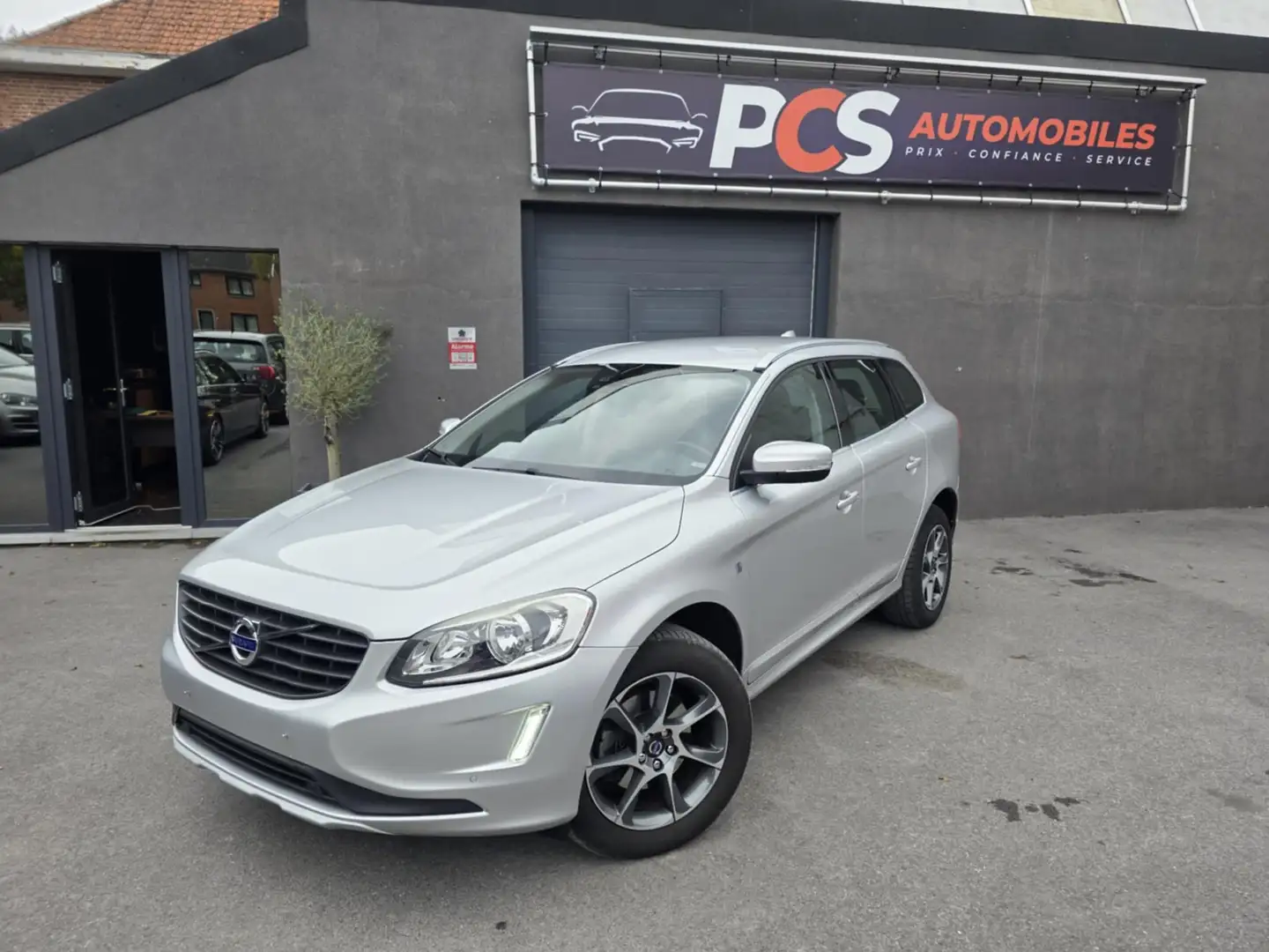 Volvo XC60 2.0 D3 OCEAN RACE*GPS*CAMERA*CUIR ELEC CHAUFF... Argent - 1