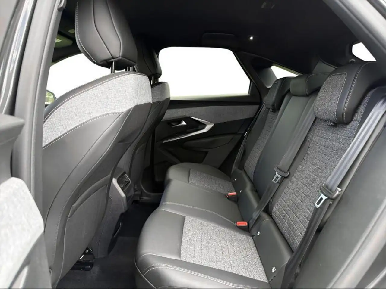 Peugeot 3008 Allure Hybrid 145 e-DCS6, миниатюра 9