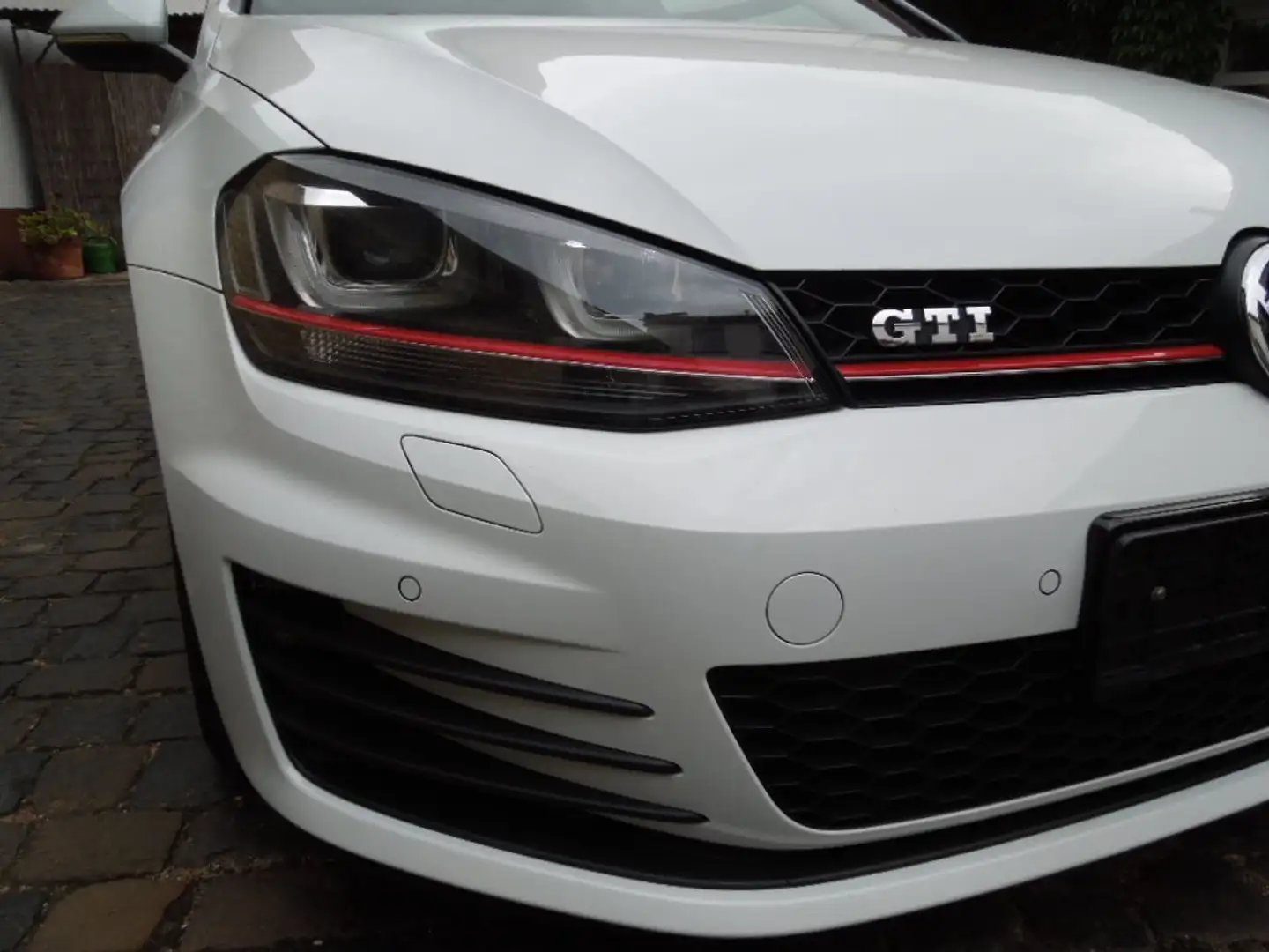 Volkswagen Golf VII GTi 2.0 TSi Performance Weiß - 1