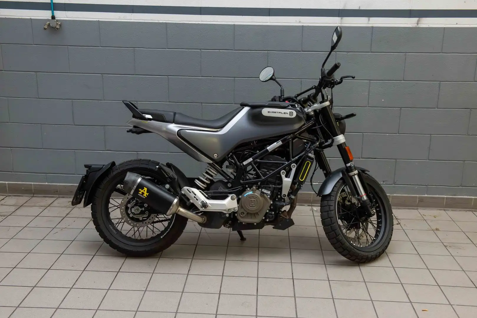 Husqvarna Svartpilen - 2