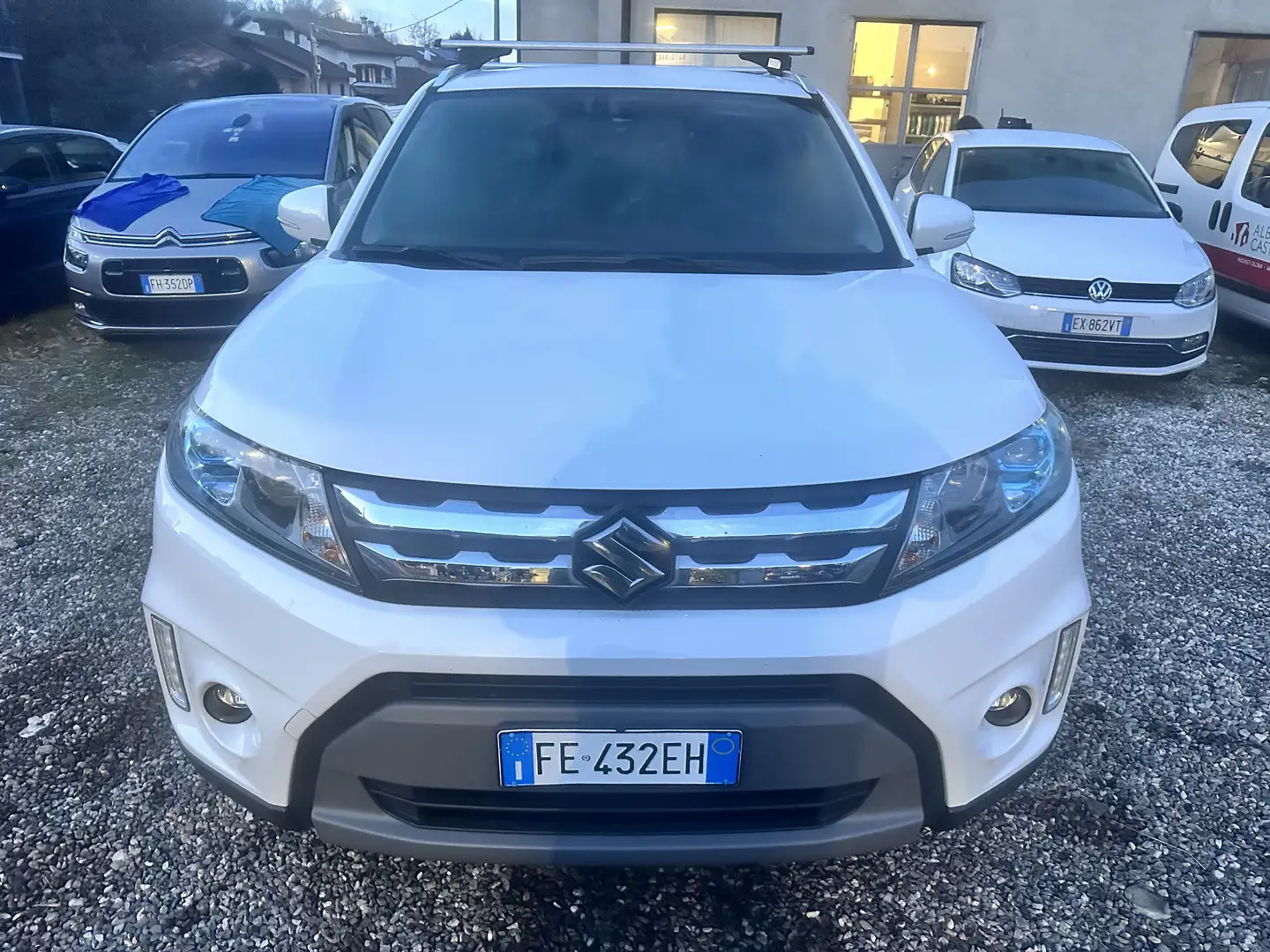Suzuki Vitara 1.6 vvt benzina V-Top s&s 4wd cambio automatico Bianco - 2