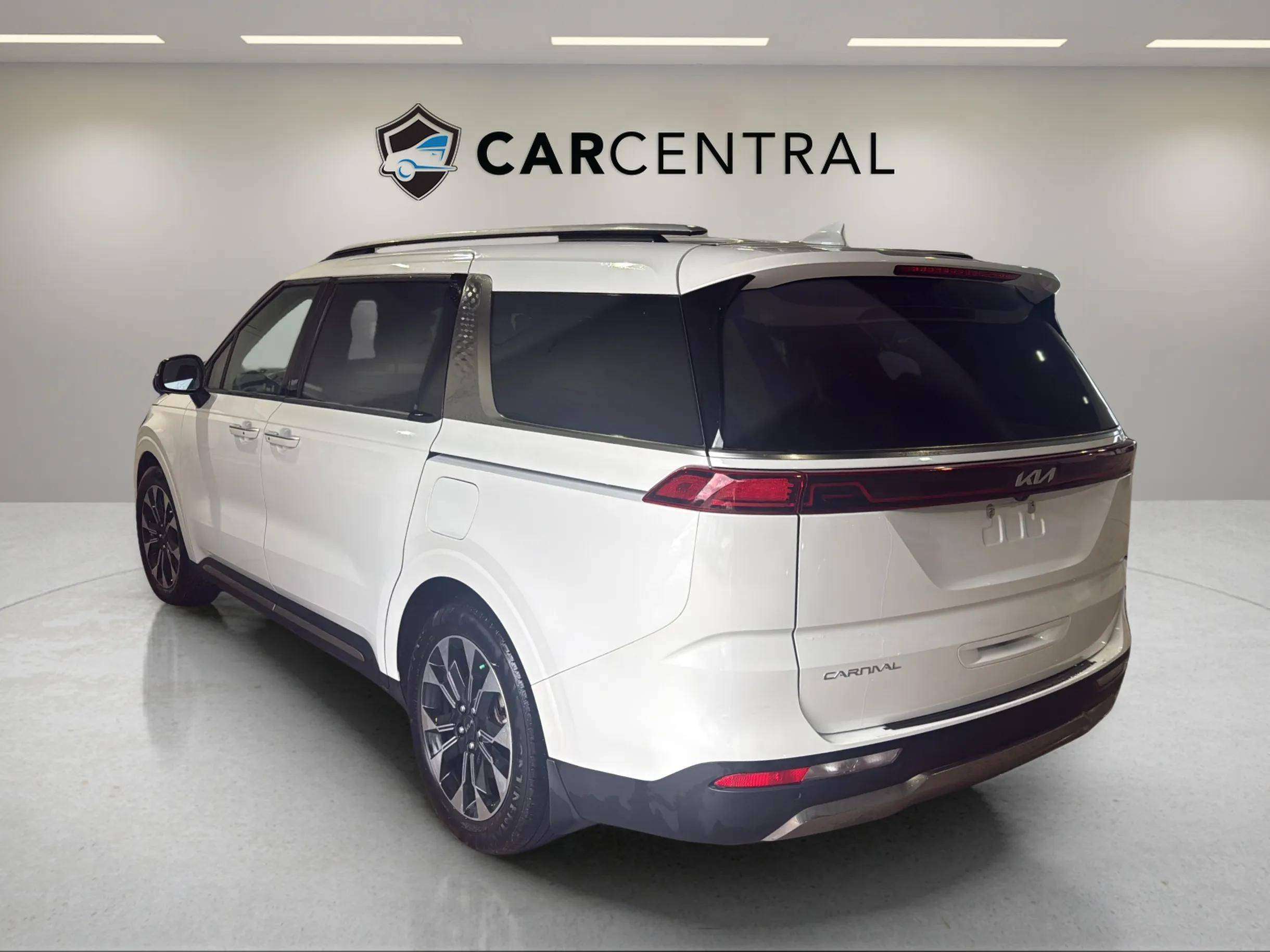 2023 Kia Carnival