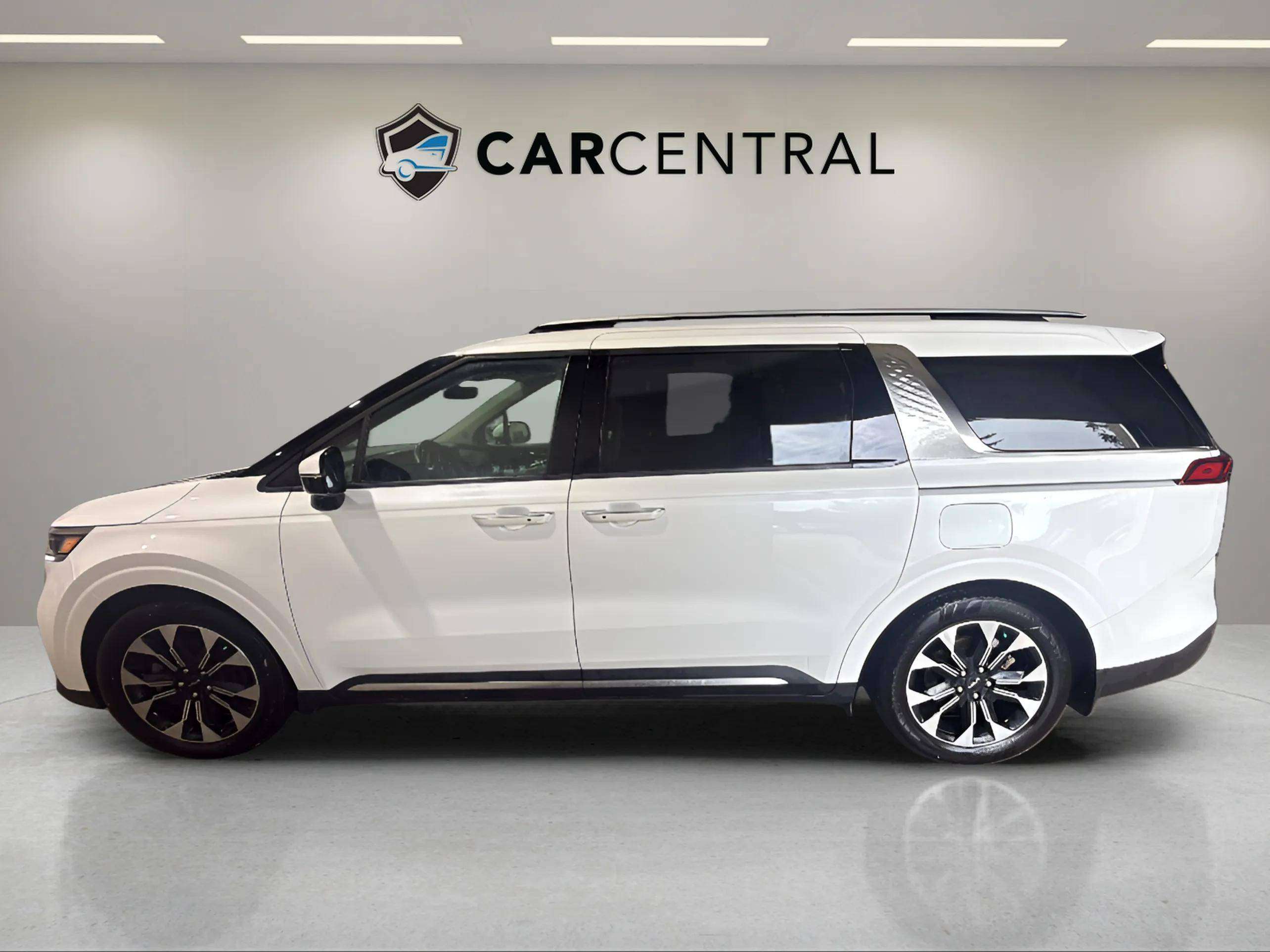 2023 Kia Carnival