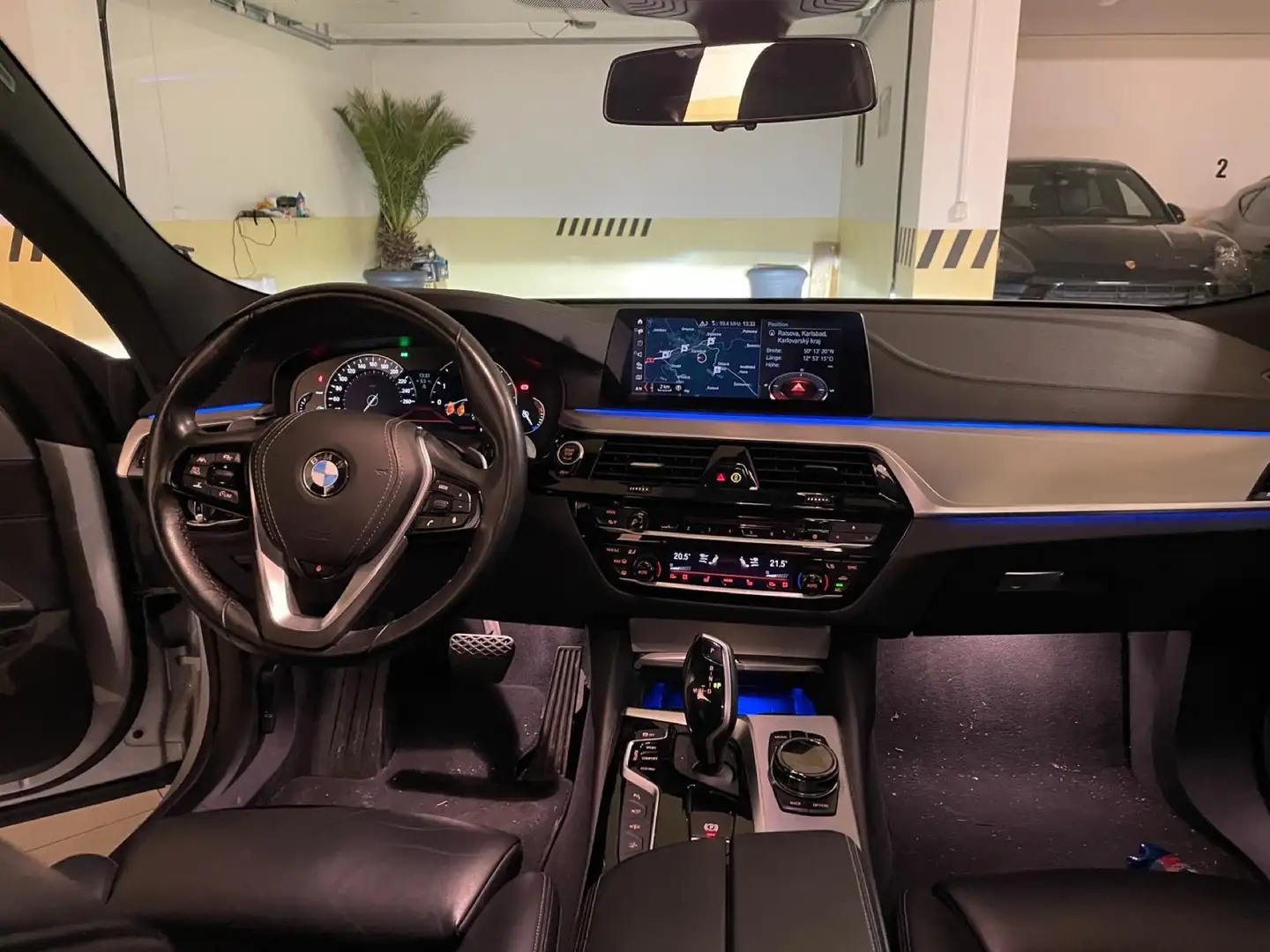 BMW 630 630d xDrive Gran Turismo Luxury Line srebrna - 2