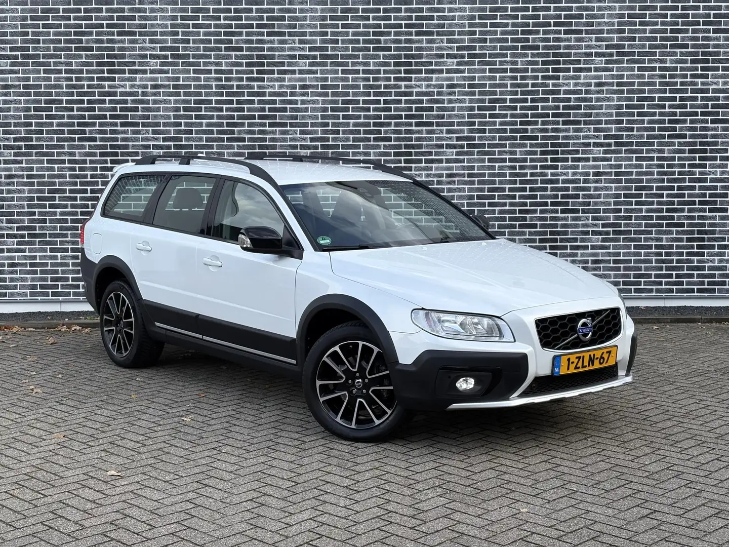 Volvo XC70 T5 Aut. FWD Dynamic Edition | Leder | Trekhaak | S Blanc - 2