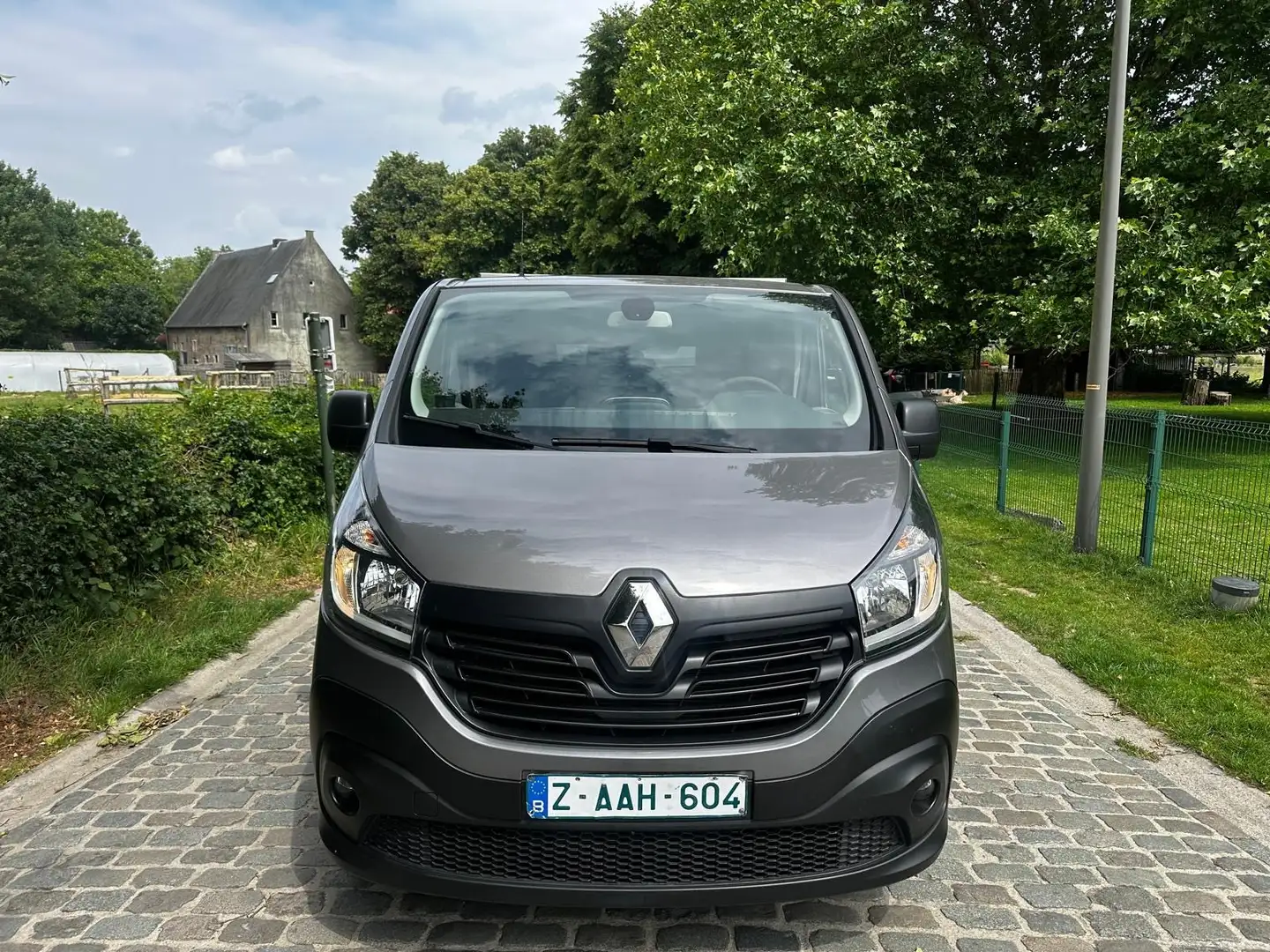 Renault Trafic 1.6 dCi 29 L2H1  *** ÉTAT NEUVE *** Grau - 2