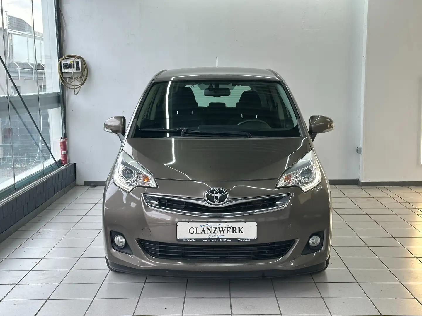 Toyota Verso-S 1.3 VVT-i Club *Kamera*1Hand*TÜV* Braun - 2