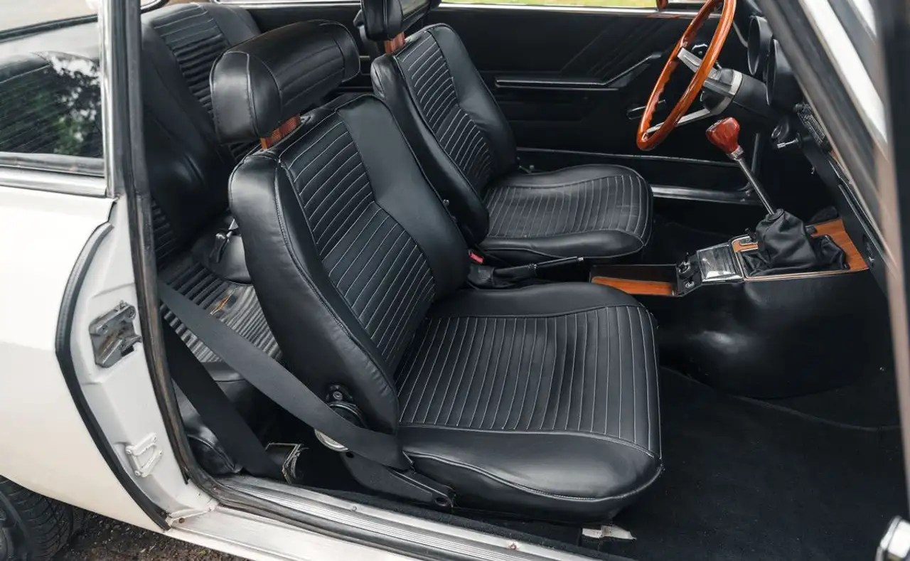 Alfa Romeo Giulia GT 2000 Veloce Bertone (GTV), foto 3