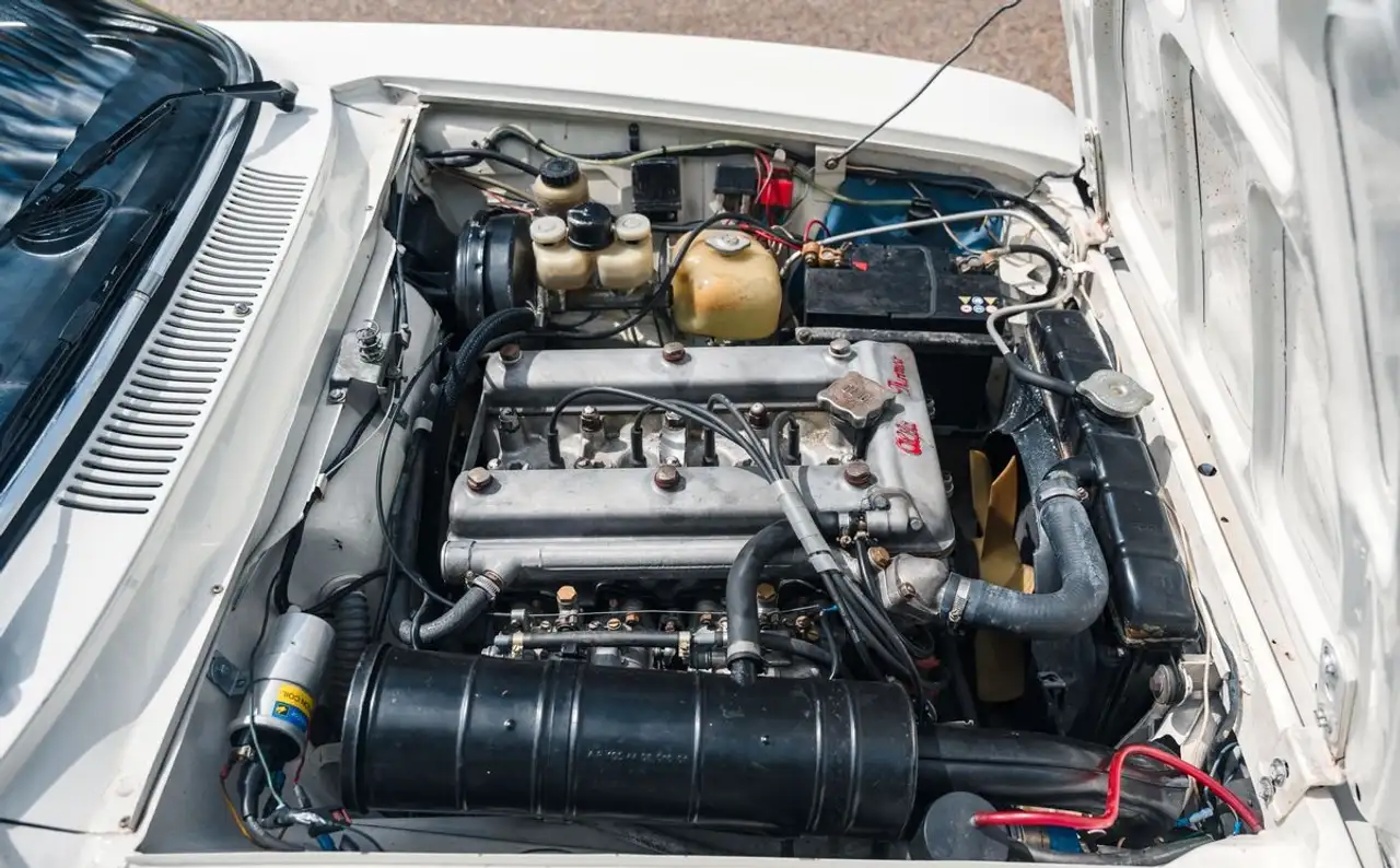 Alfa Romeo Giulia GT 2000 Veloce Bertone (GTV), foto 9