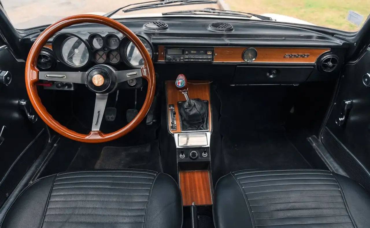 Alfa Romeo Giulia GT 2000 Veloce Bertone (GTV), foto 4