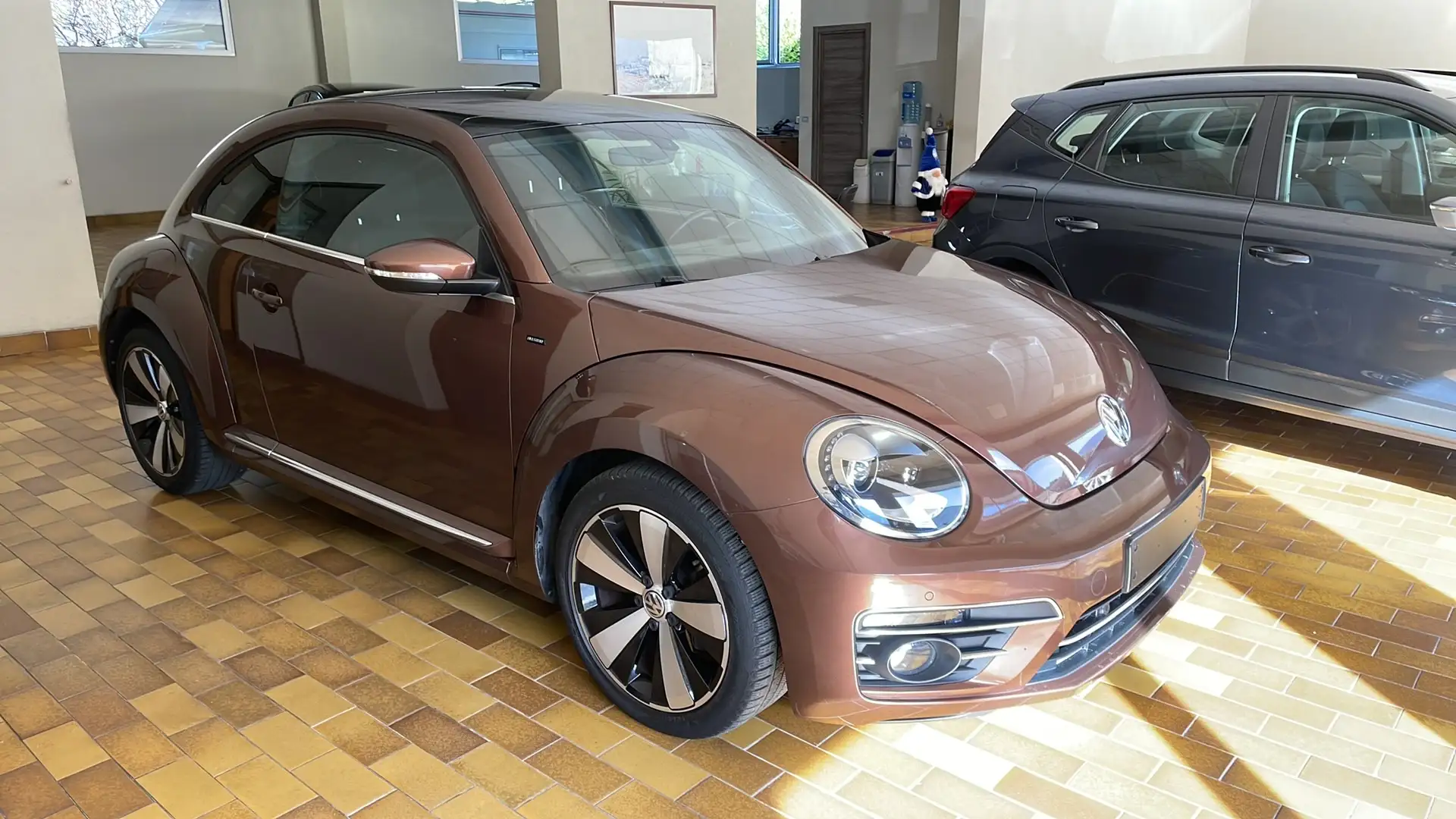 Volkswagen Maggiolino Maggiolino 1.2 tsi Design 105cv Marrone - 1