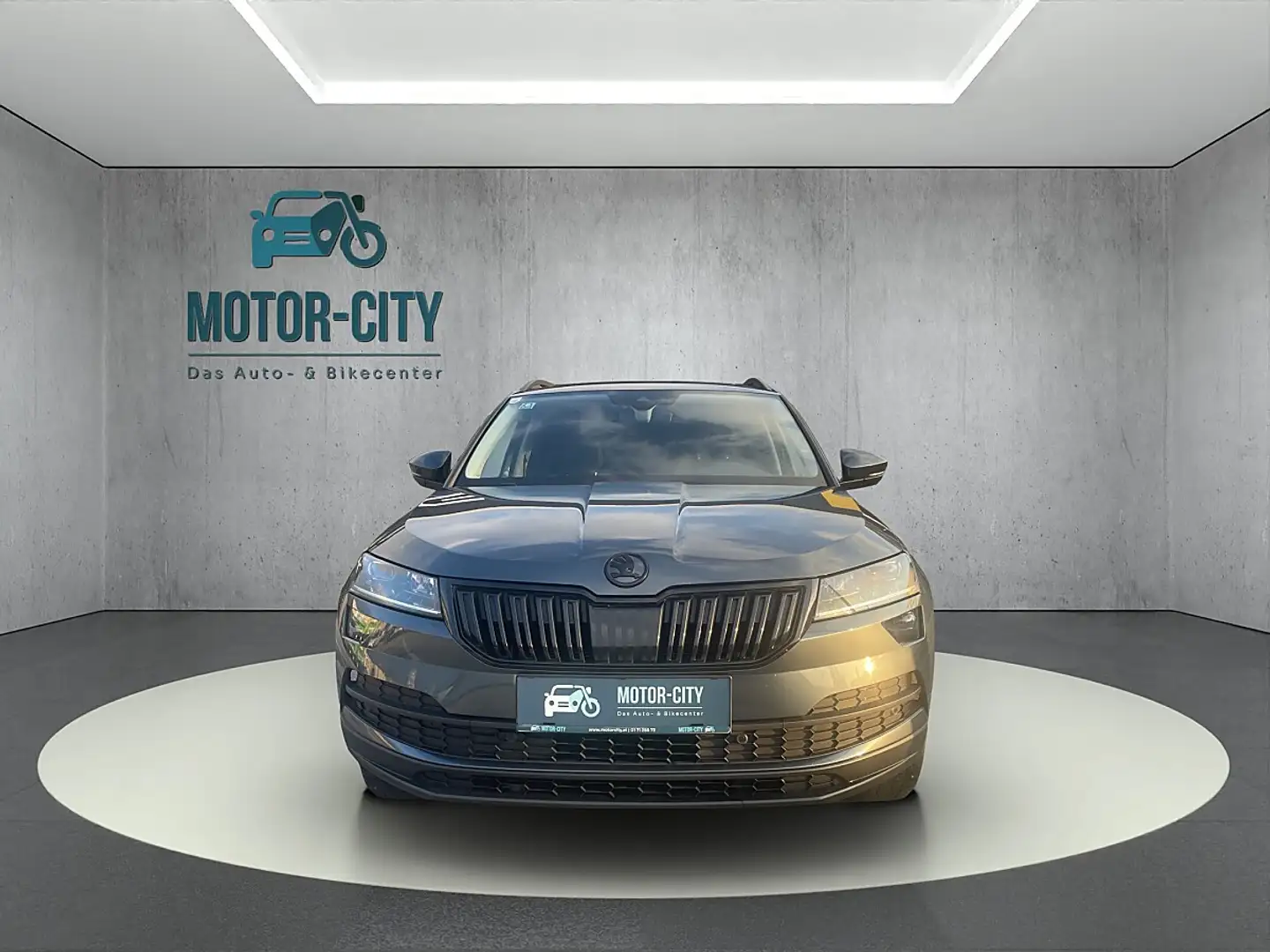 Skoda Karoq 1,6 TDI Style Limited DSG Grau - 1