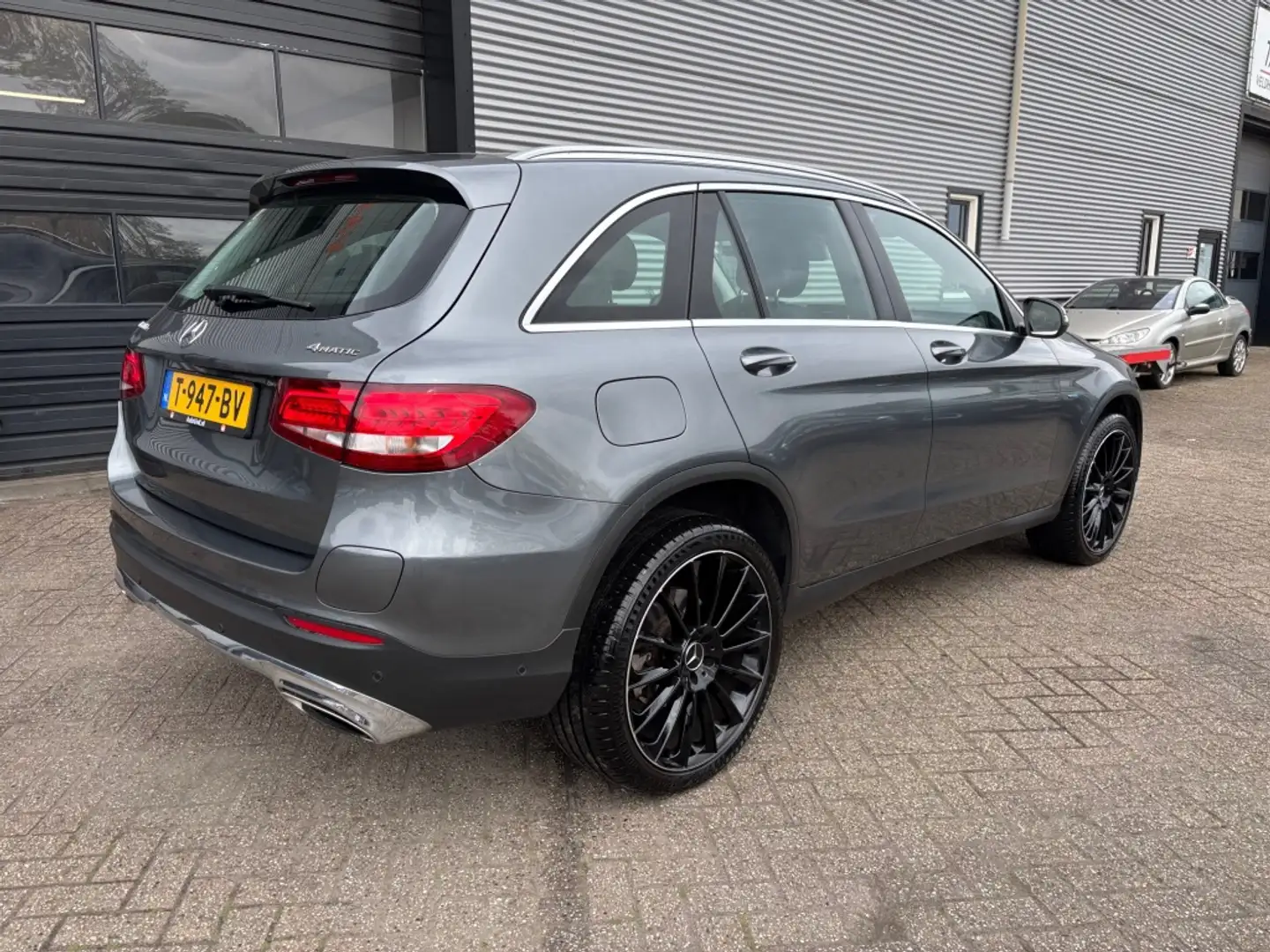 Mercedes-Benz GLC 350 350e Plug-in Hybr. | 6 MND GAR | CLIMA | NAVI | LE Grau - 2