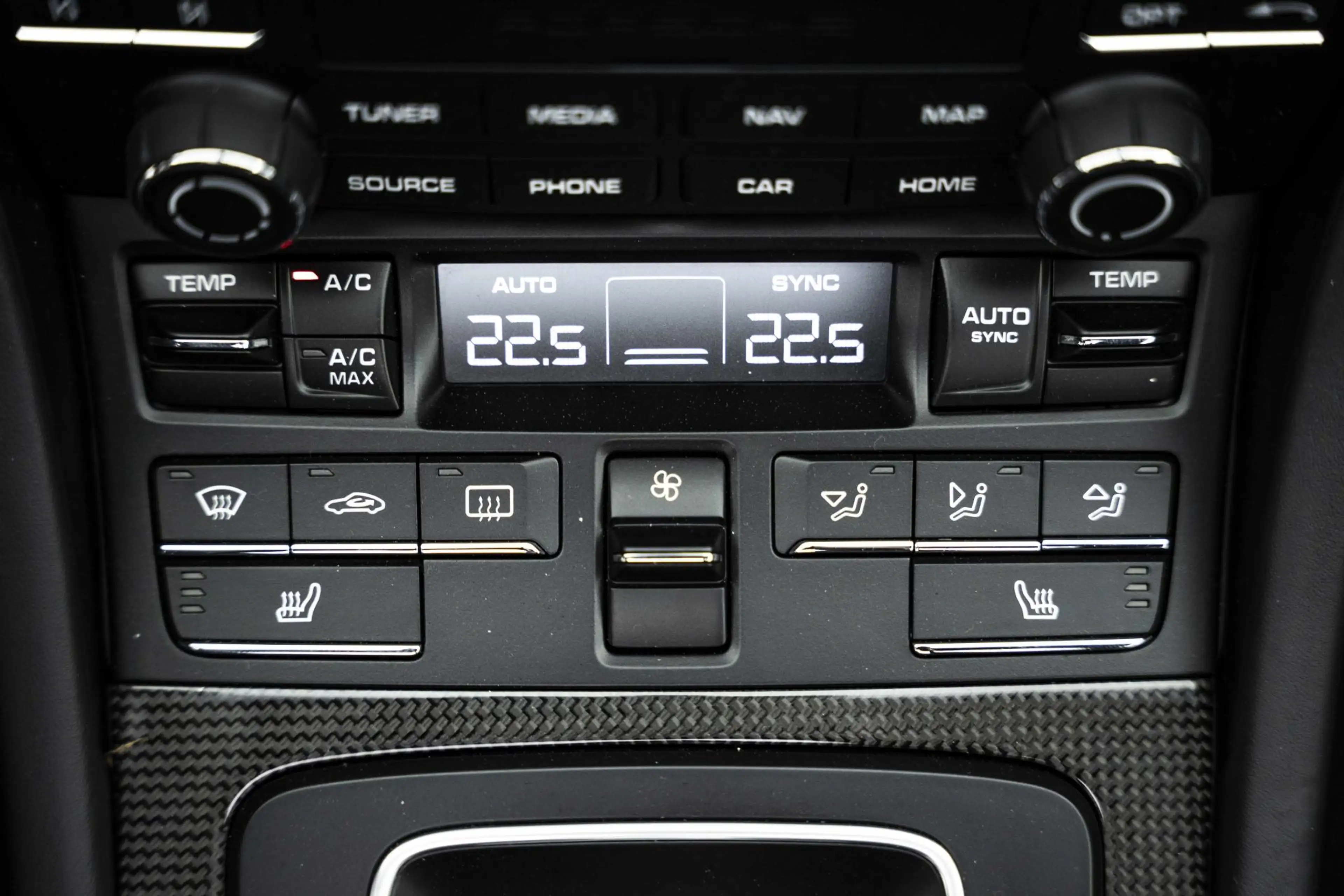 Porsche 991 991.2 - 3.0 CARRERA 4 GTS COUPE — photo 38