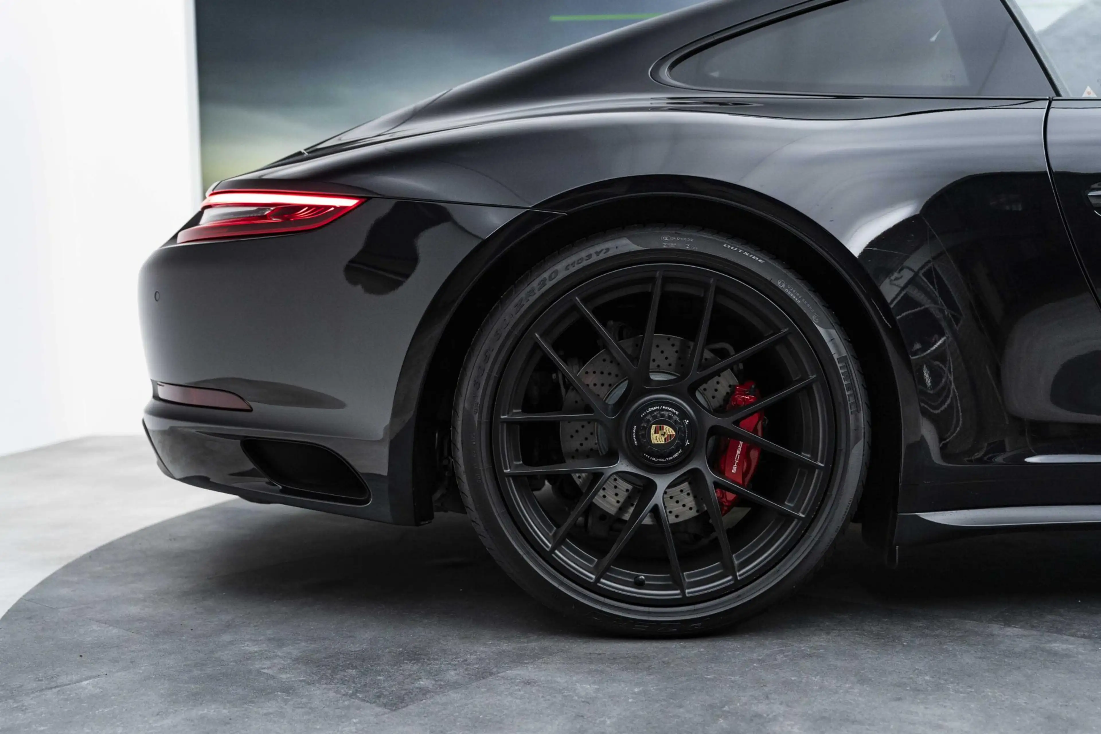 Porsche 991 991.2 - 3.0 CARRERA 4 GTS COUPE — photo 15