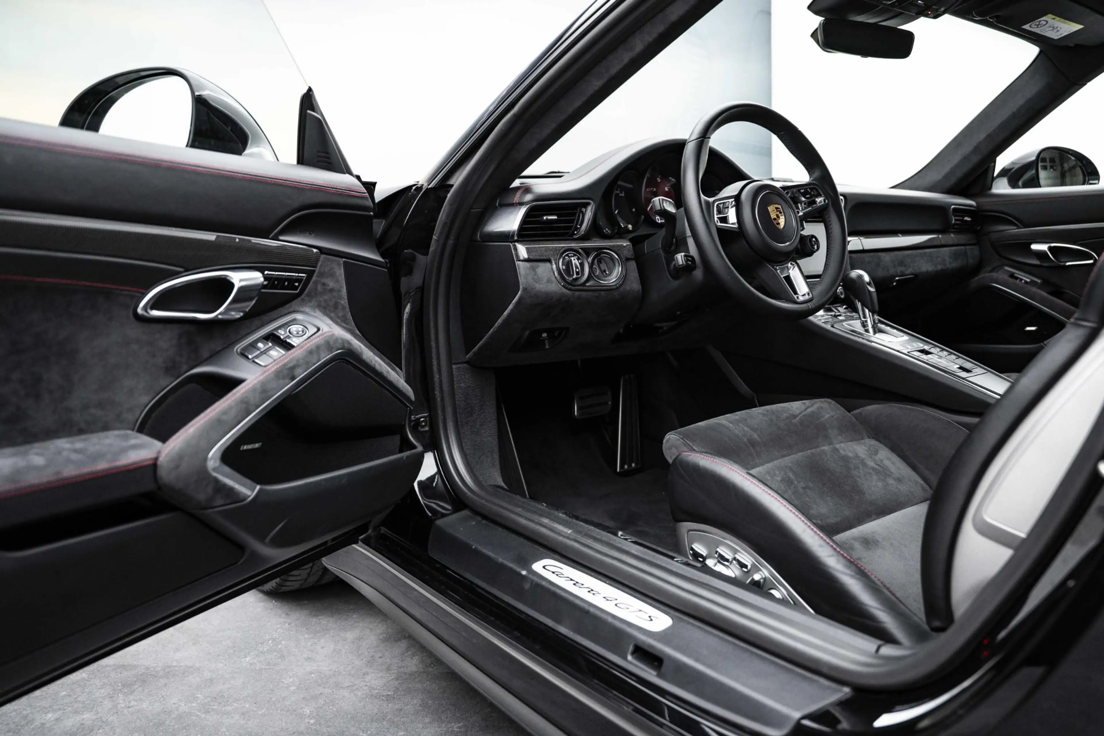 Porsche 991 991.2 - 3.0 CARRERA 4 GTS COUPE — photo 4