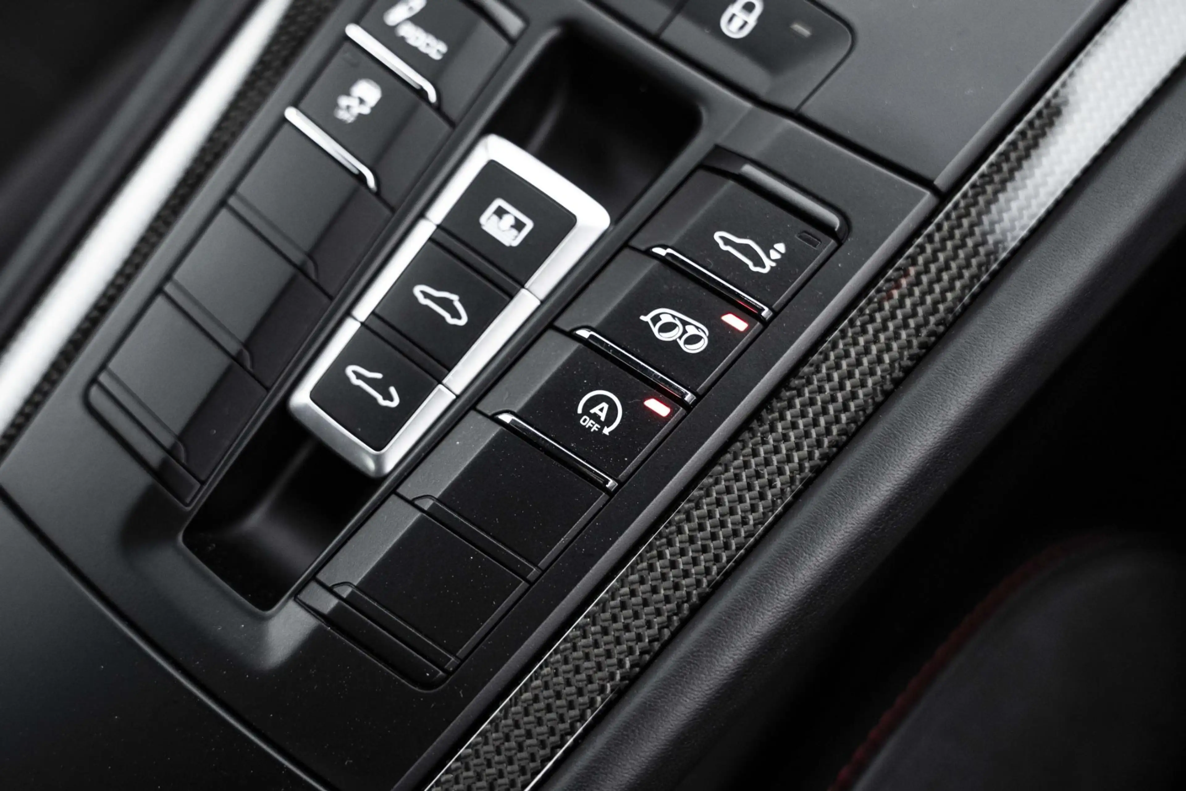 Porsche 991 991.2 - 3.0 CARRERA 4 GTS COUPE — photo 24