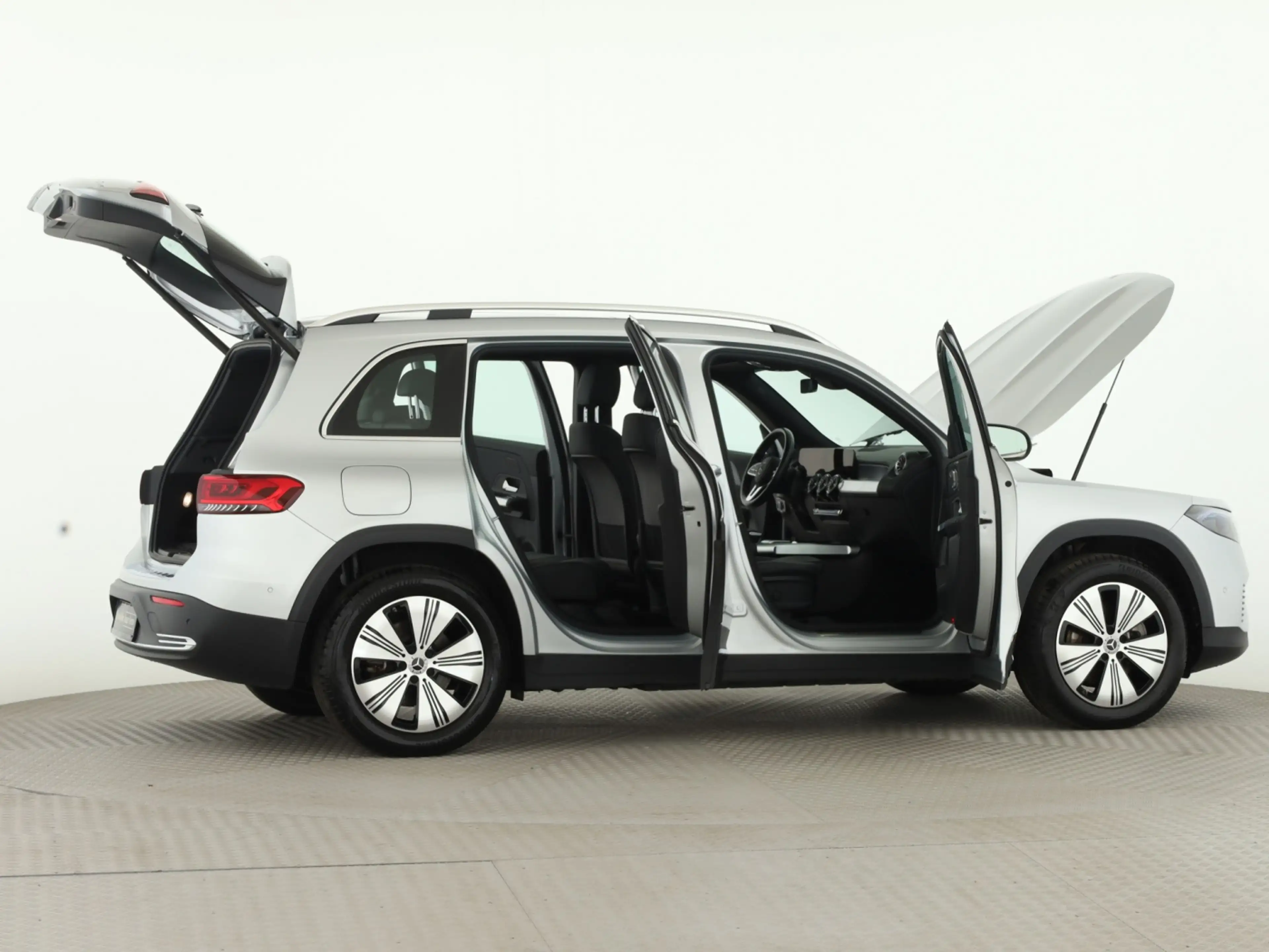 Mercedes-Benz EQB 300 4M *Progressive Advanced Plus*Distronic* — photo 8