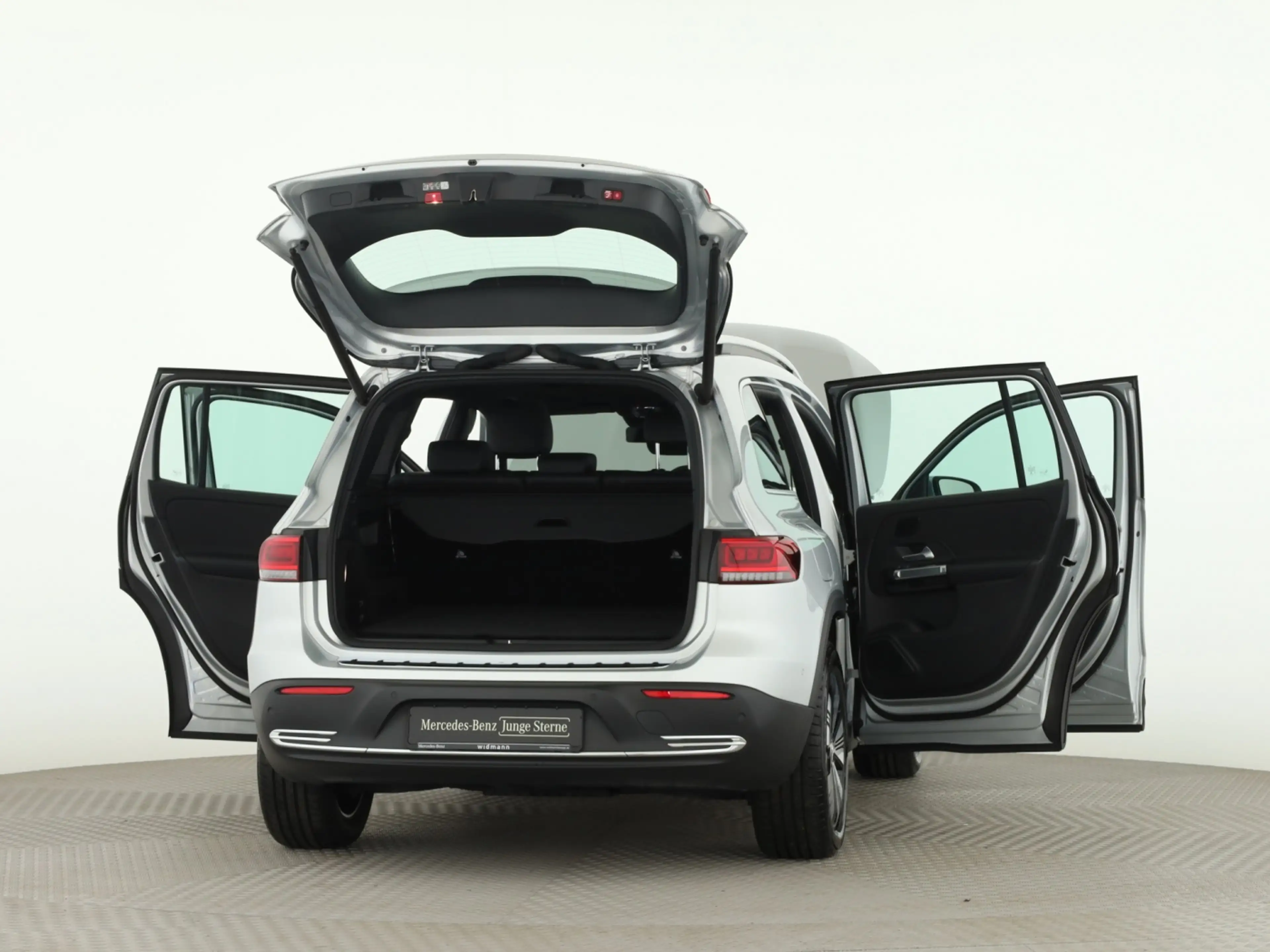 Mercedes-Benz EQB 300 4M *Progressive Advanced Plus*Distronic* — photo 9