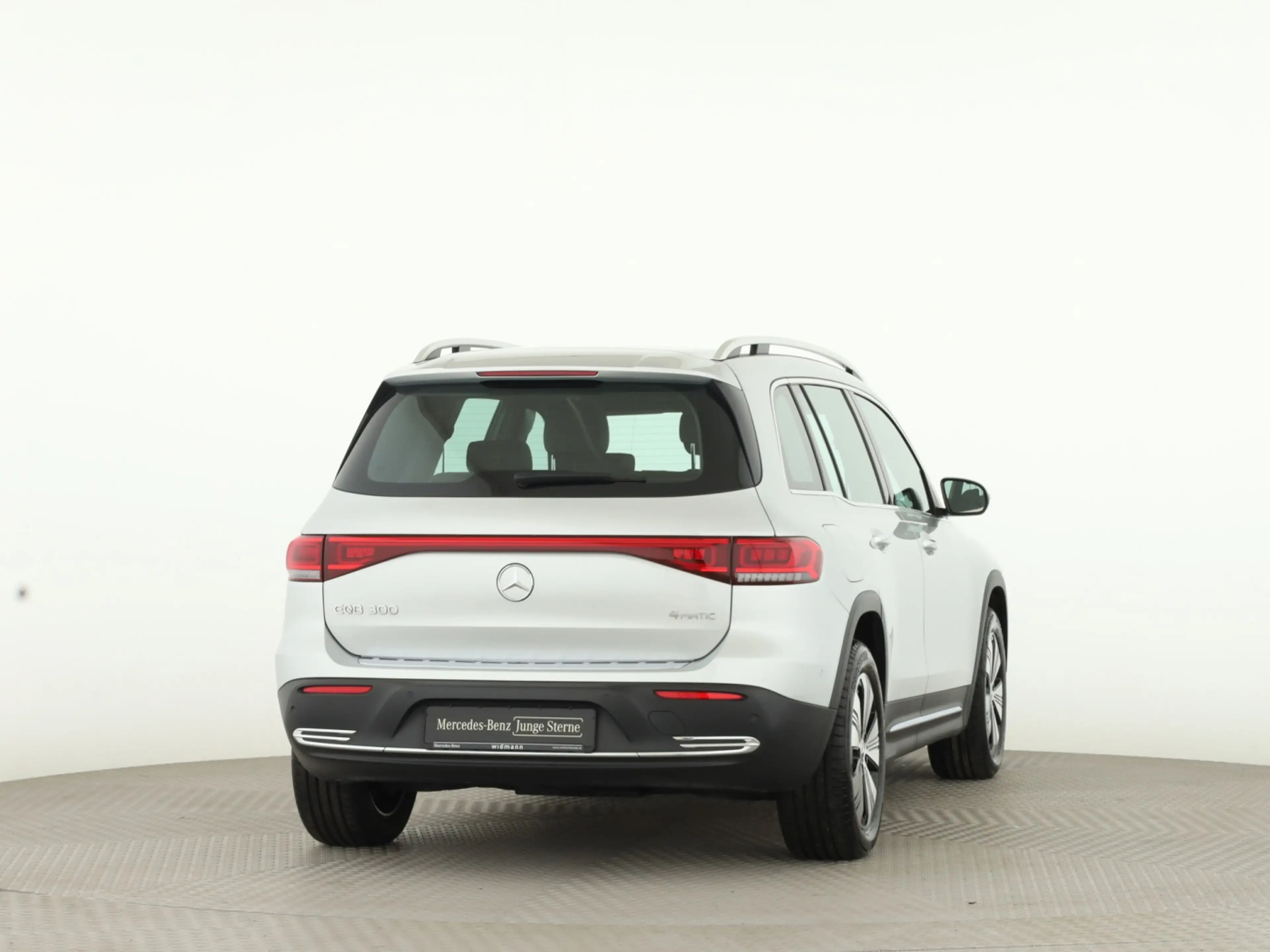 Mercedes-Benz EQB 300 4M *Progressive Advanced Plus*Distronic* — photo 2