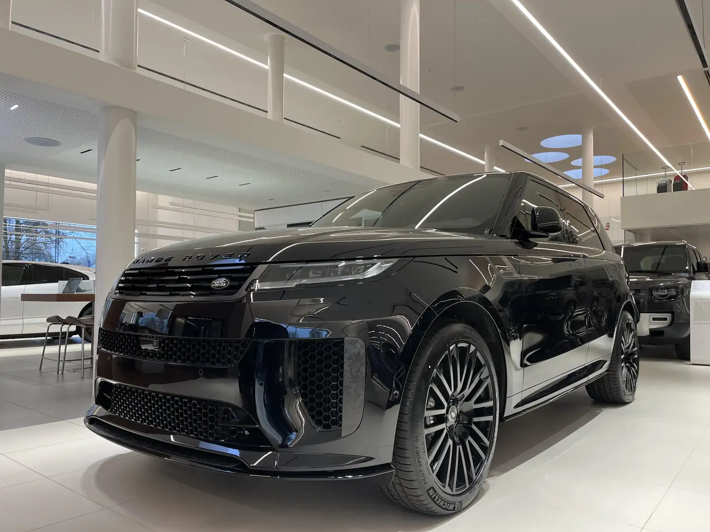 Land Rover Range Rover Sport P635 SV EDITION TWO Zwart - 2