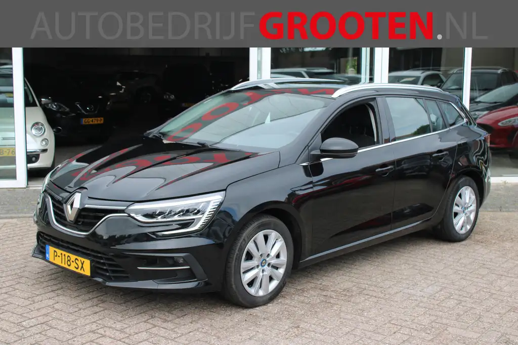 Renault Megane E-Tech 2022 из Европы — купить под ключ