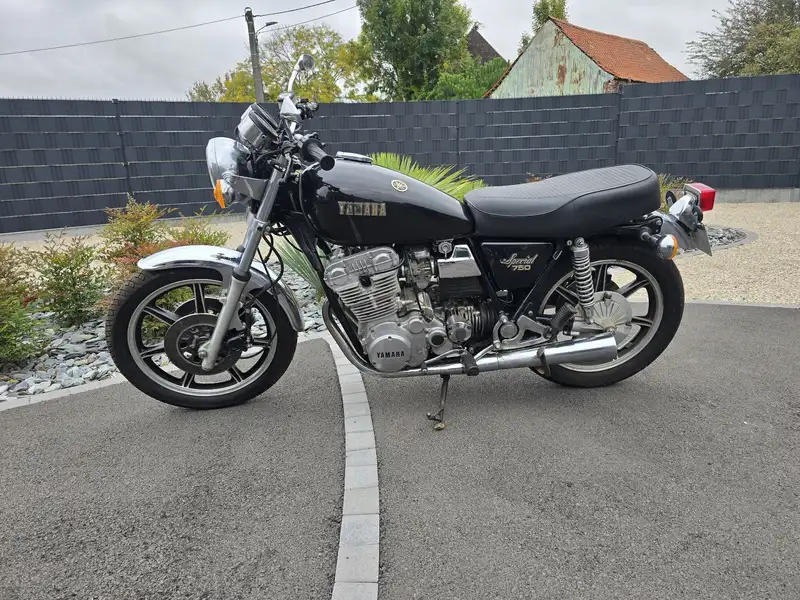 Yamaha XS 750 - foto 2