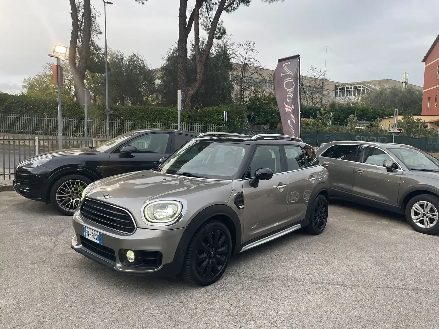 MINI Cooper D Countryman Mini Countryman 2.0 Cooper D Hype all4 auto Grigio - 1