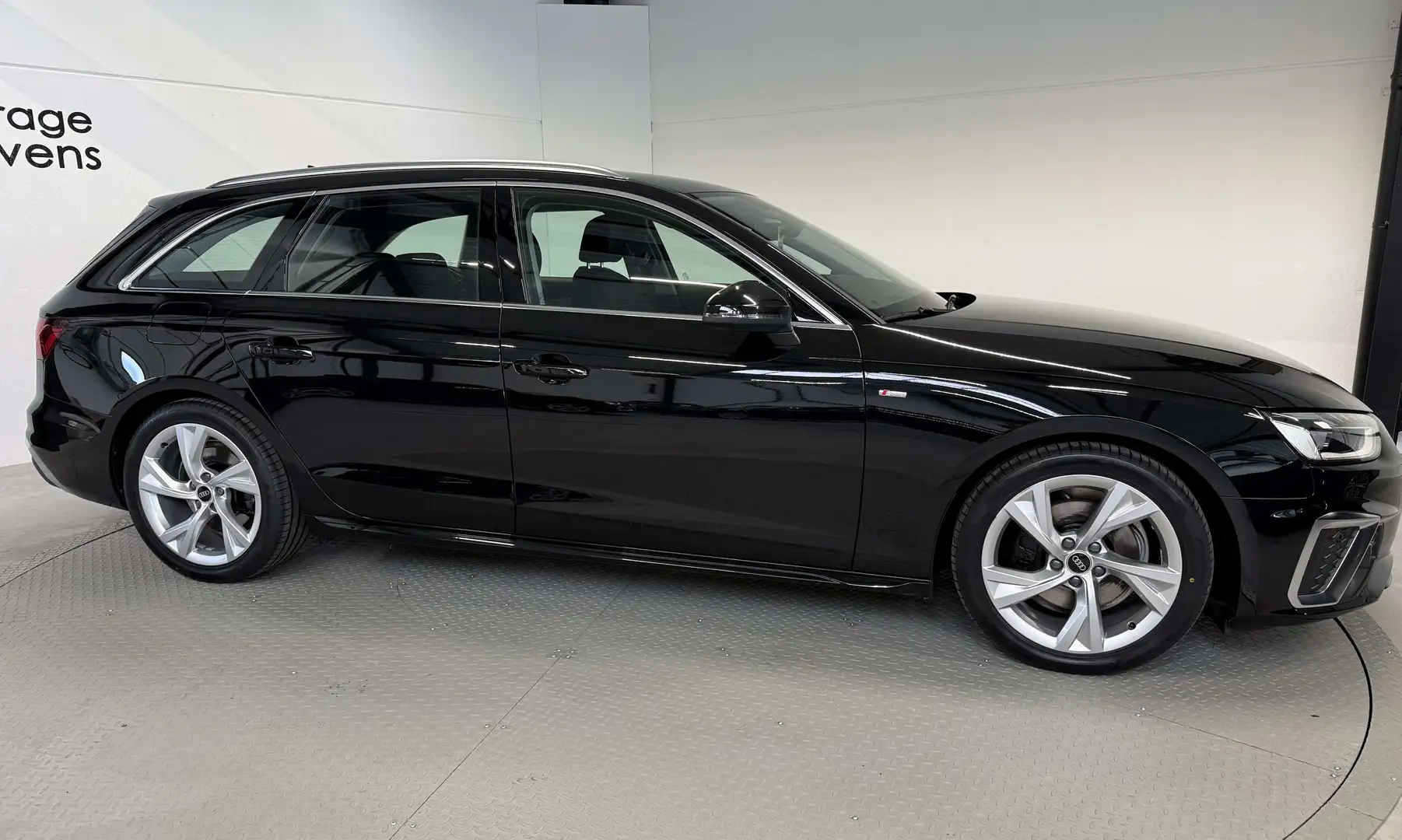 Audi A4 A4 Avant 35 TFSI S tronic SLine Zwart - 2