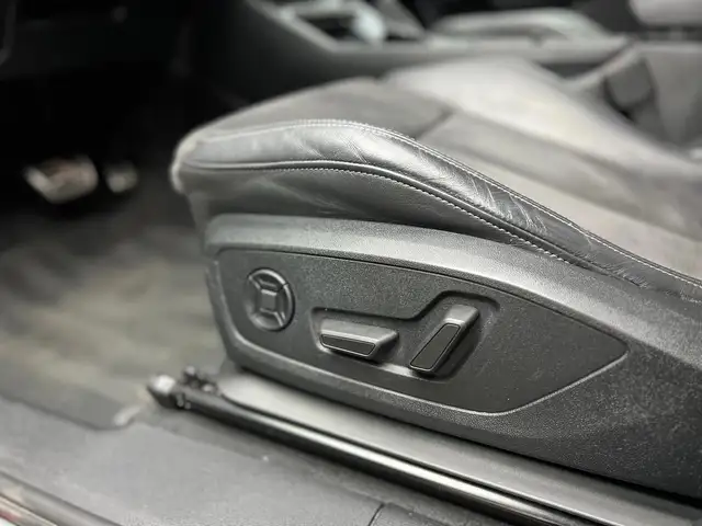 Audi Q3 view 23