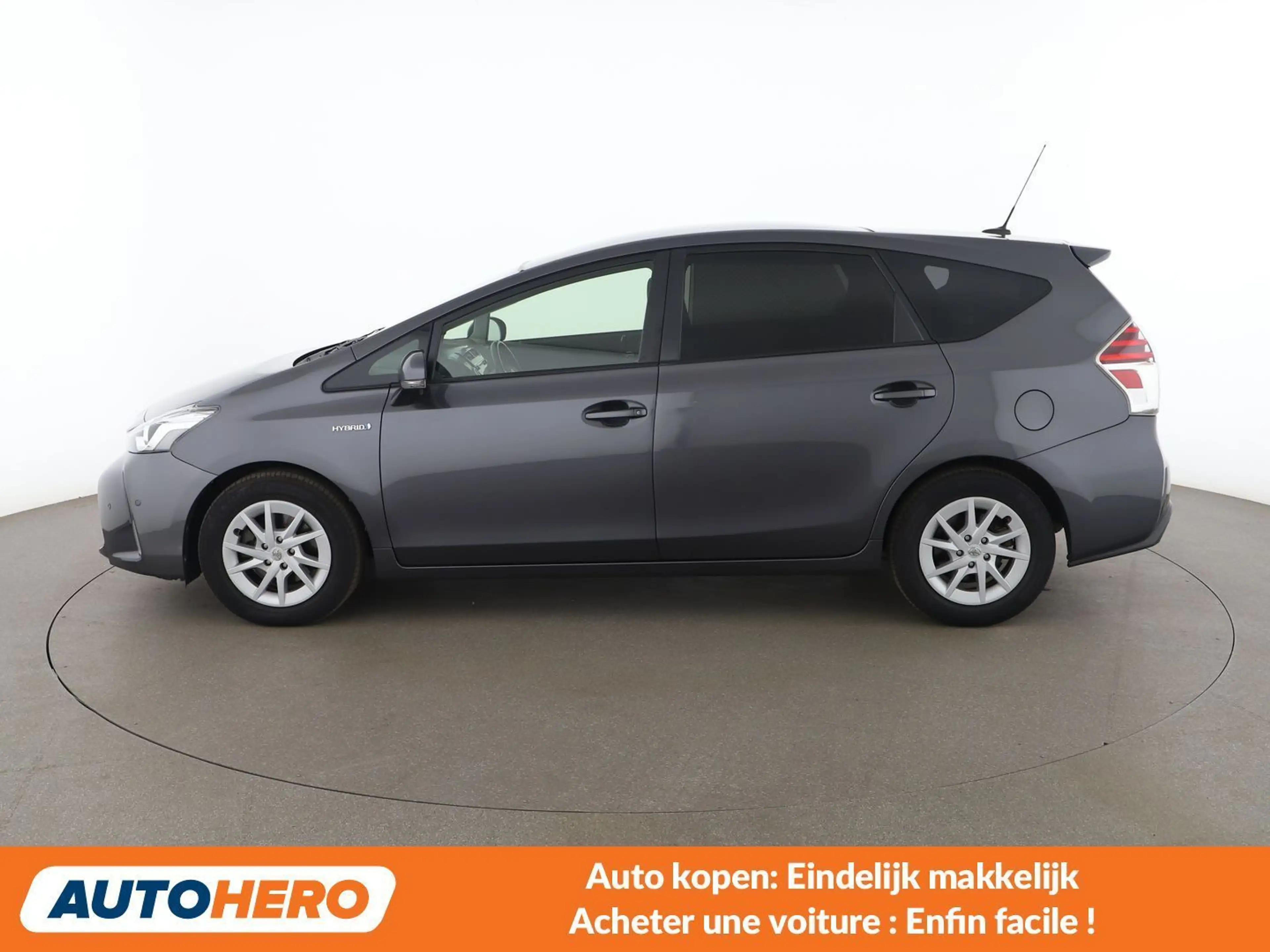 Toyota Prius+ 1.8 — photo 3