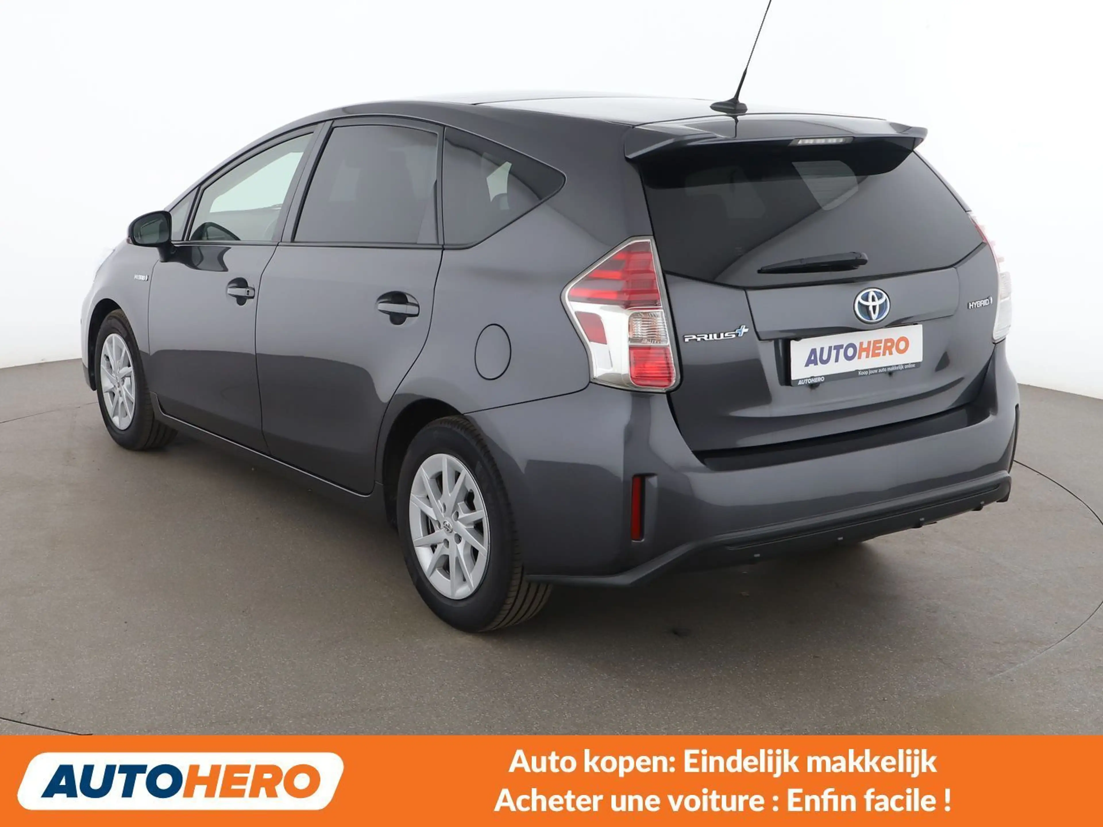 Toyota Prius+ 1.8 — photo 4
