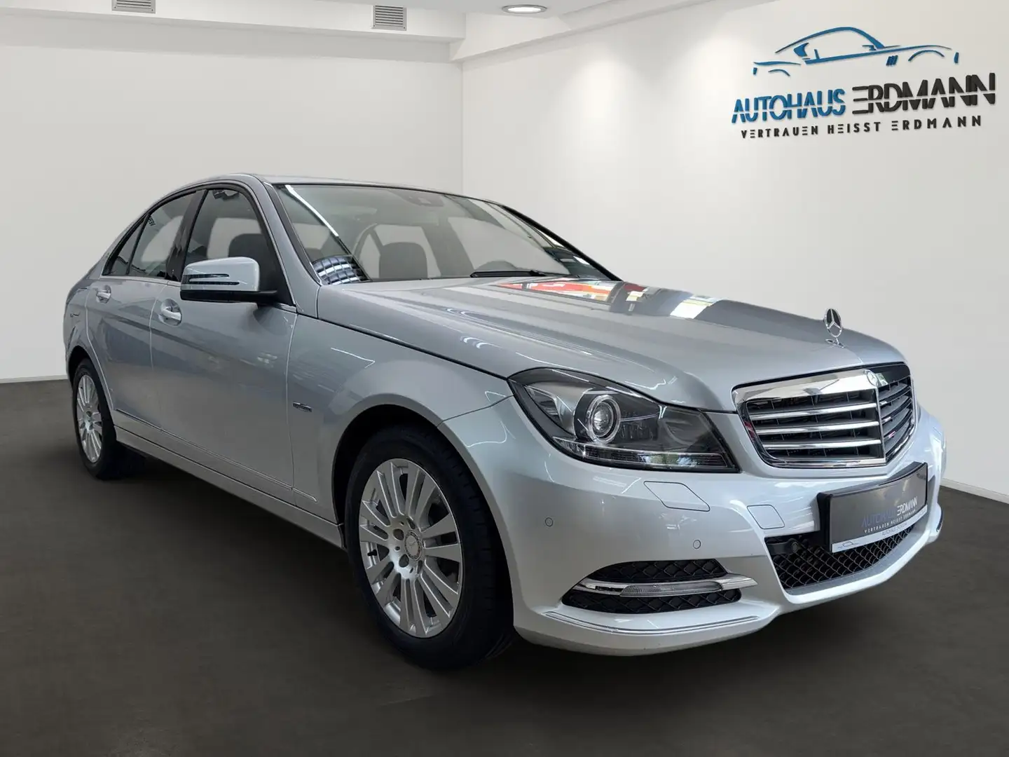 Mercedes-Benz C 250 *1.Hand*Navi*Schiebedach*Leder*Automatik Silber - 2