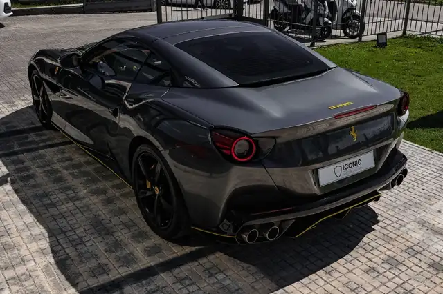 Ferrari Portofino view 13