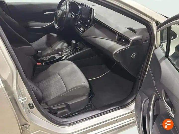 Toyota Auris 2022, foto 23