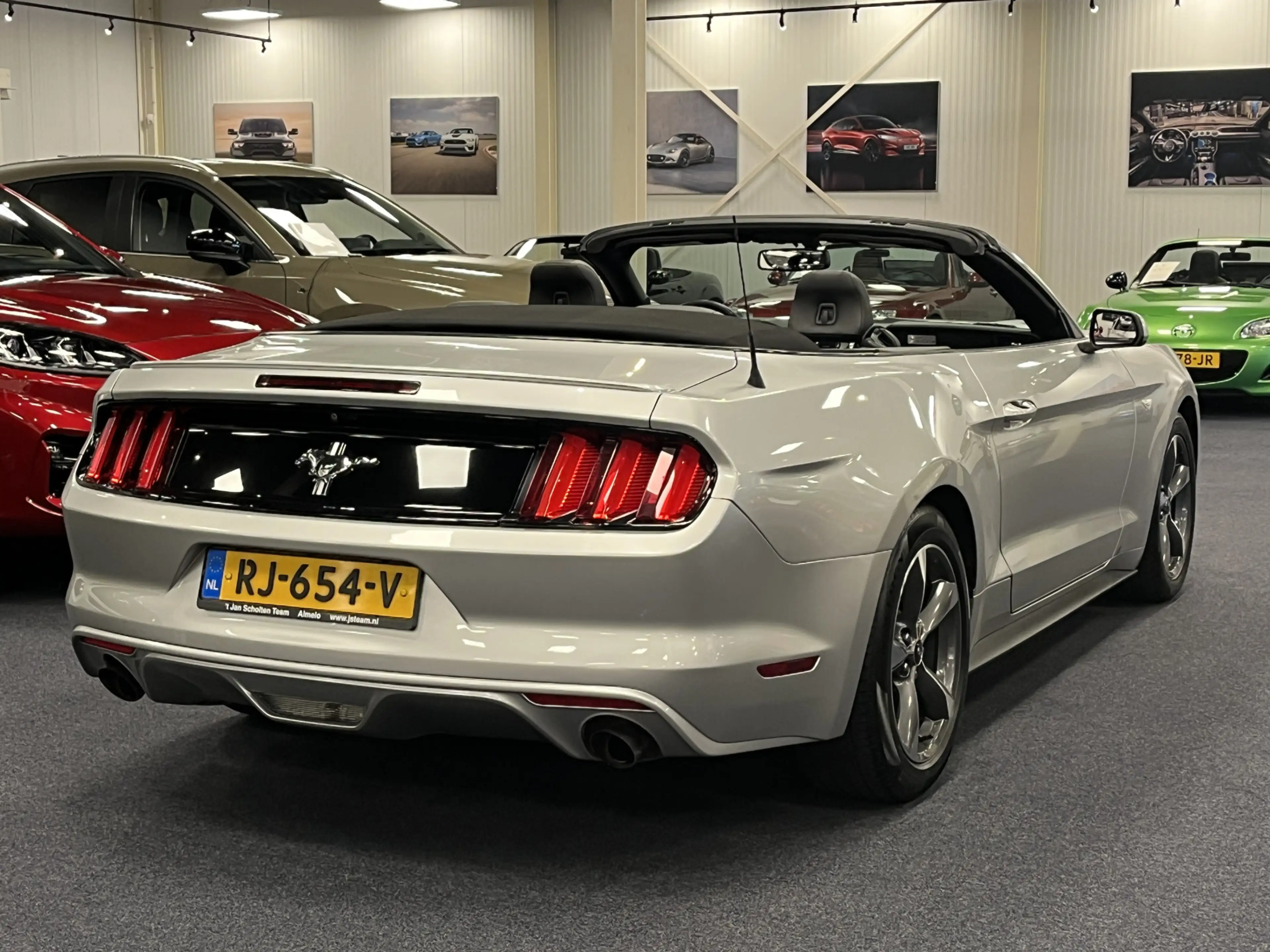 Ford Mustang Convertible 3.7i V6 Premium 305PK Automaat Lederen — photo 17