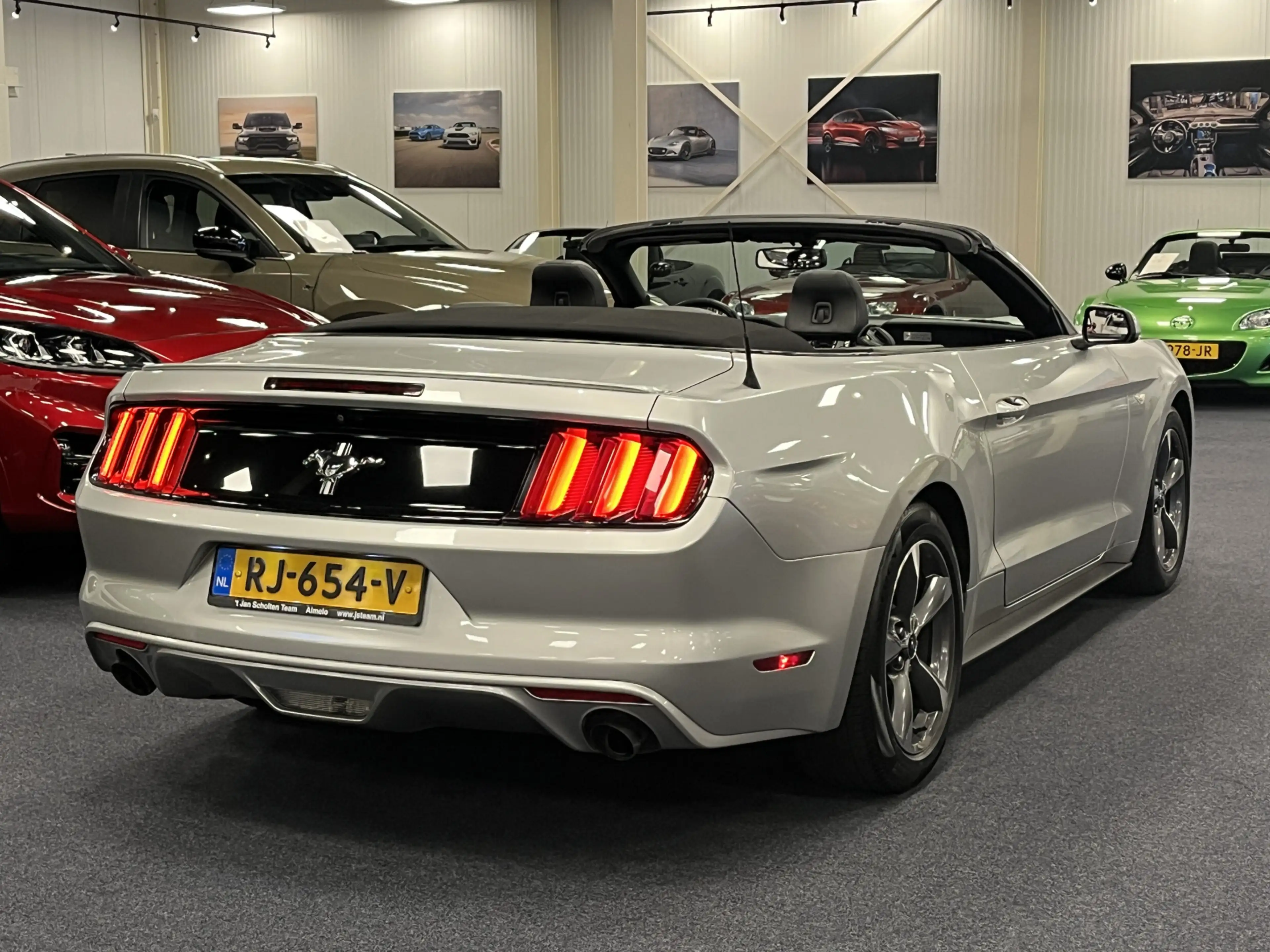 Ford Mustang Convertible 3.7i V6 Premium 305PK Automaat Lederen — photo 18