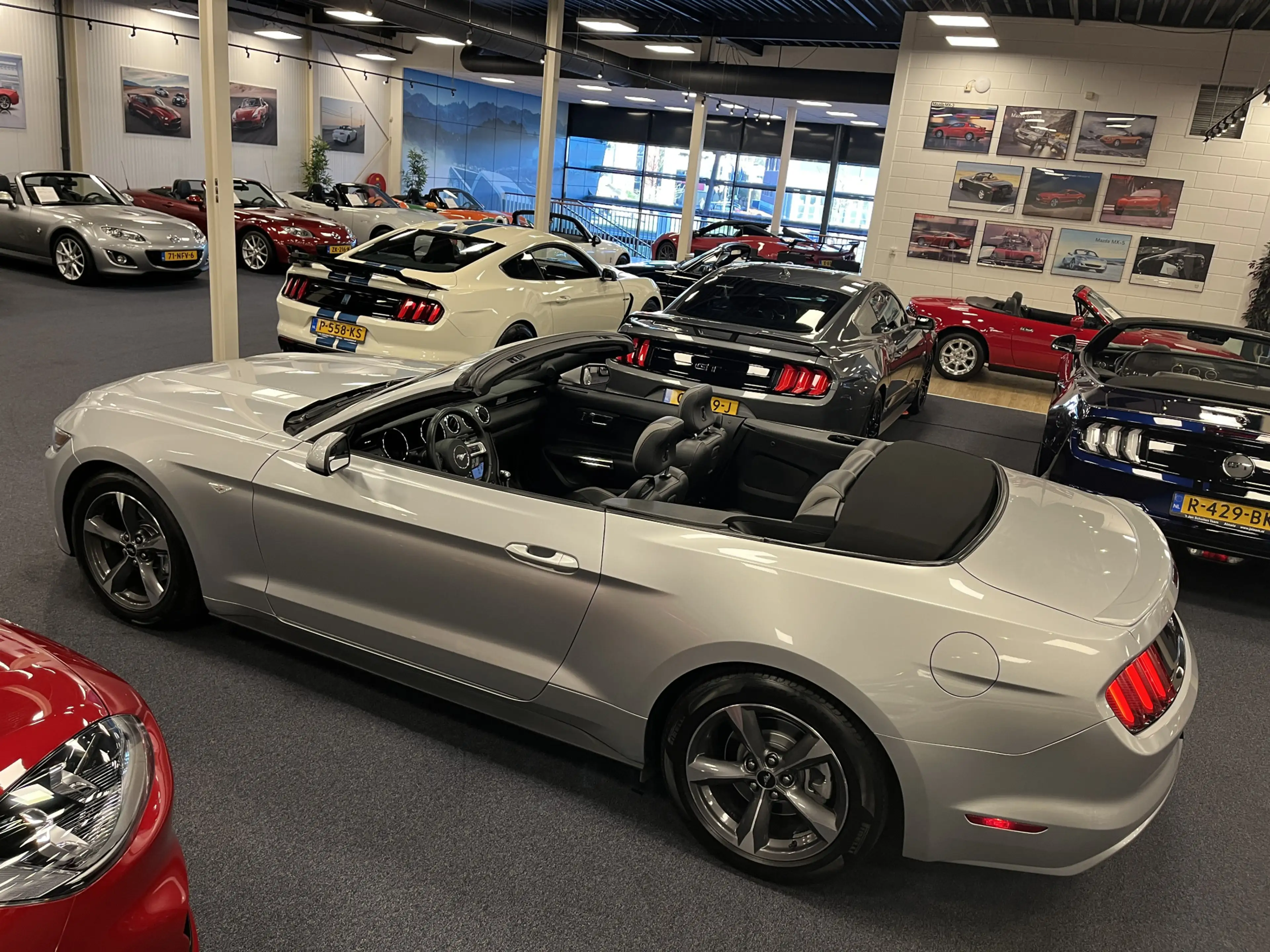 Ford Mustang Convertible 3.7i V6 Premium 305PK Automaat Lederen — photo 20