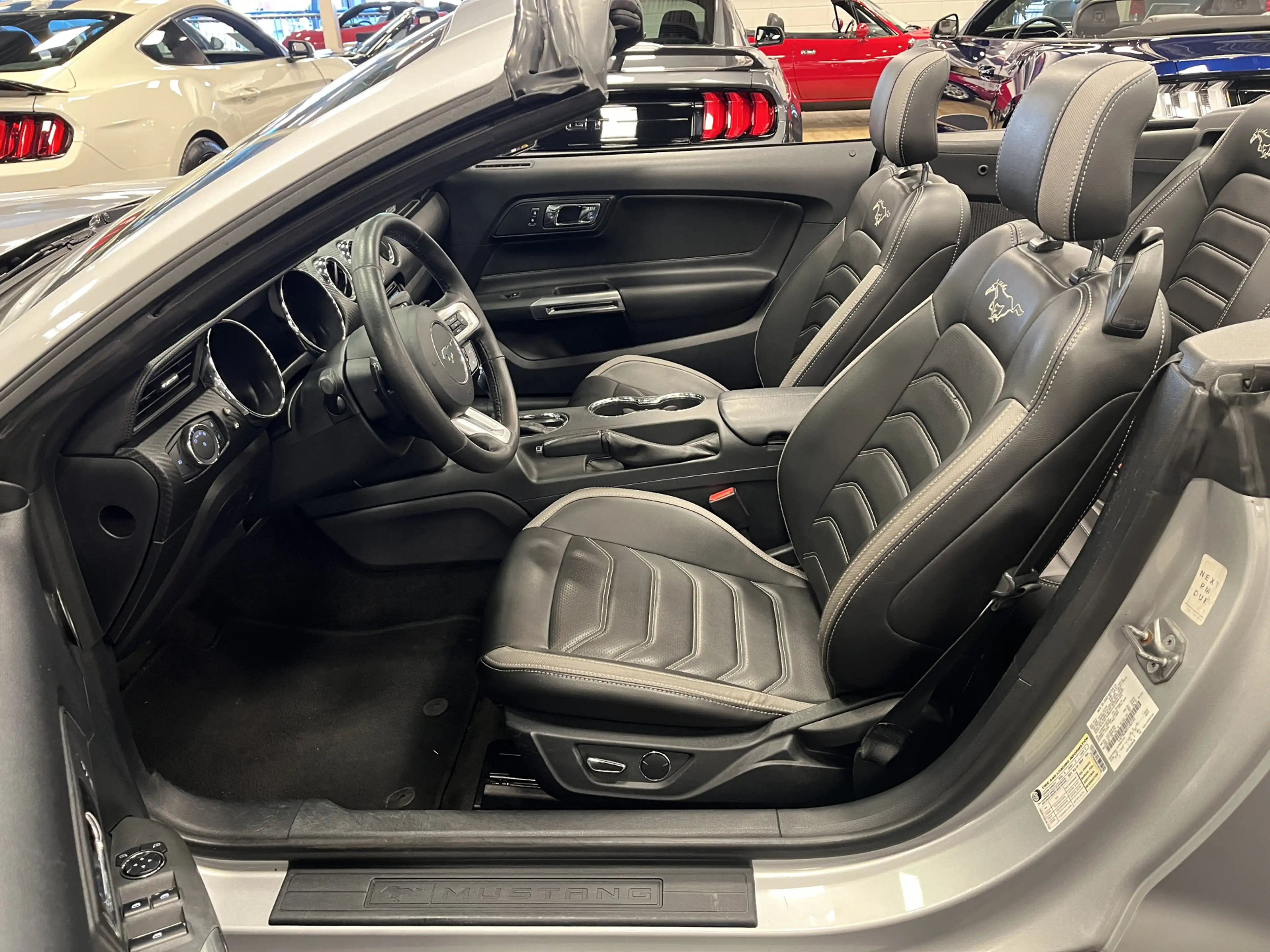 Ford Mustang Convertible 3.7i V6 Premium 305PK Automaat Lederen — photo 24