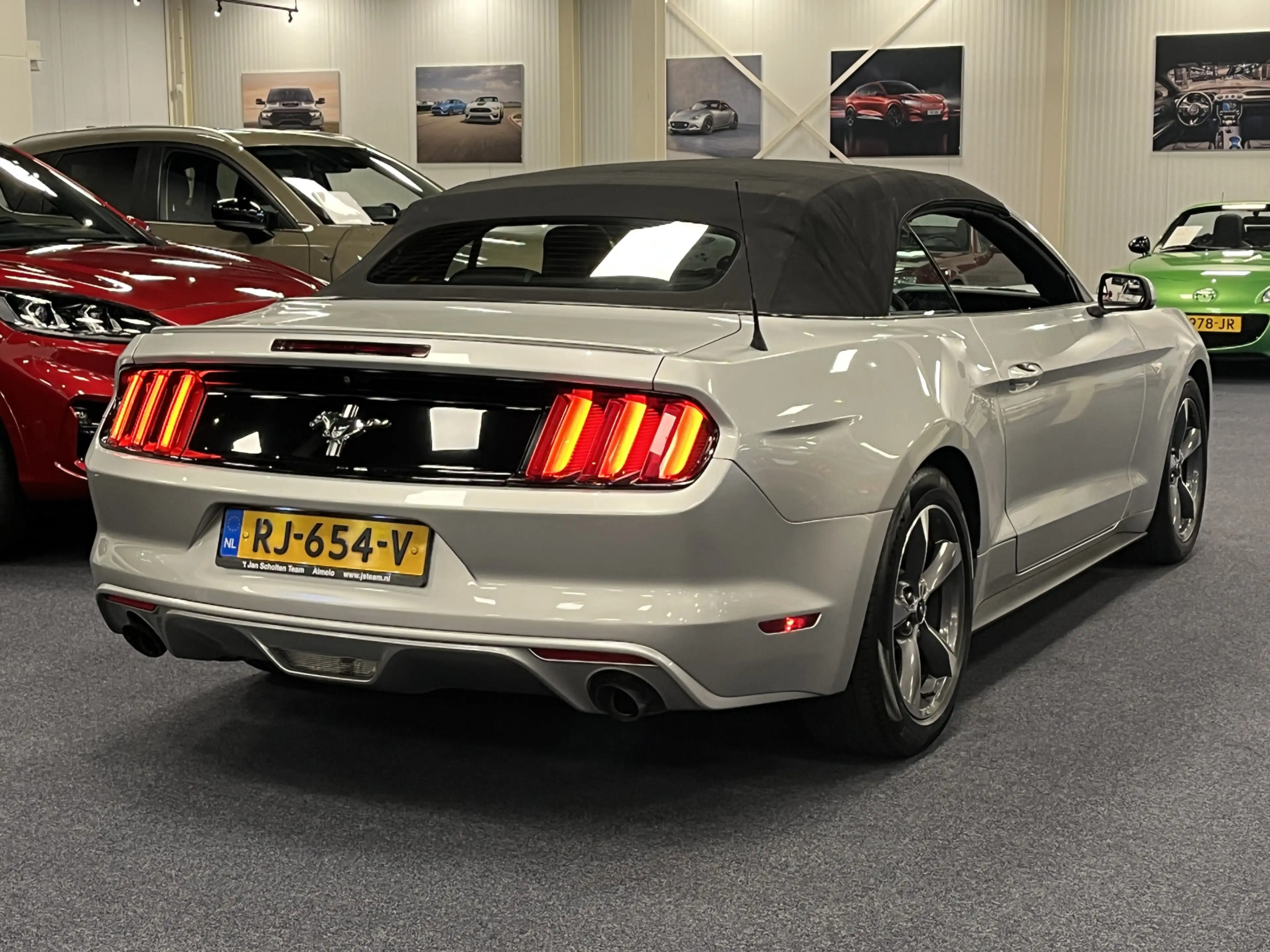 Ford Mustang Convertible 3.7i V6 Premium 305PK Automaat Lederen — photo 19