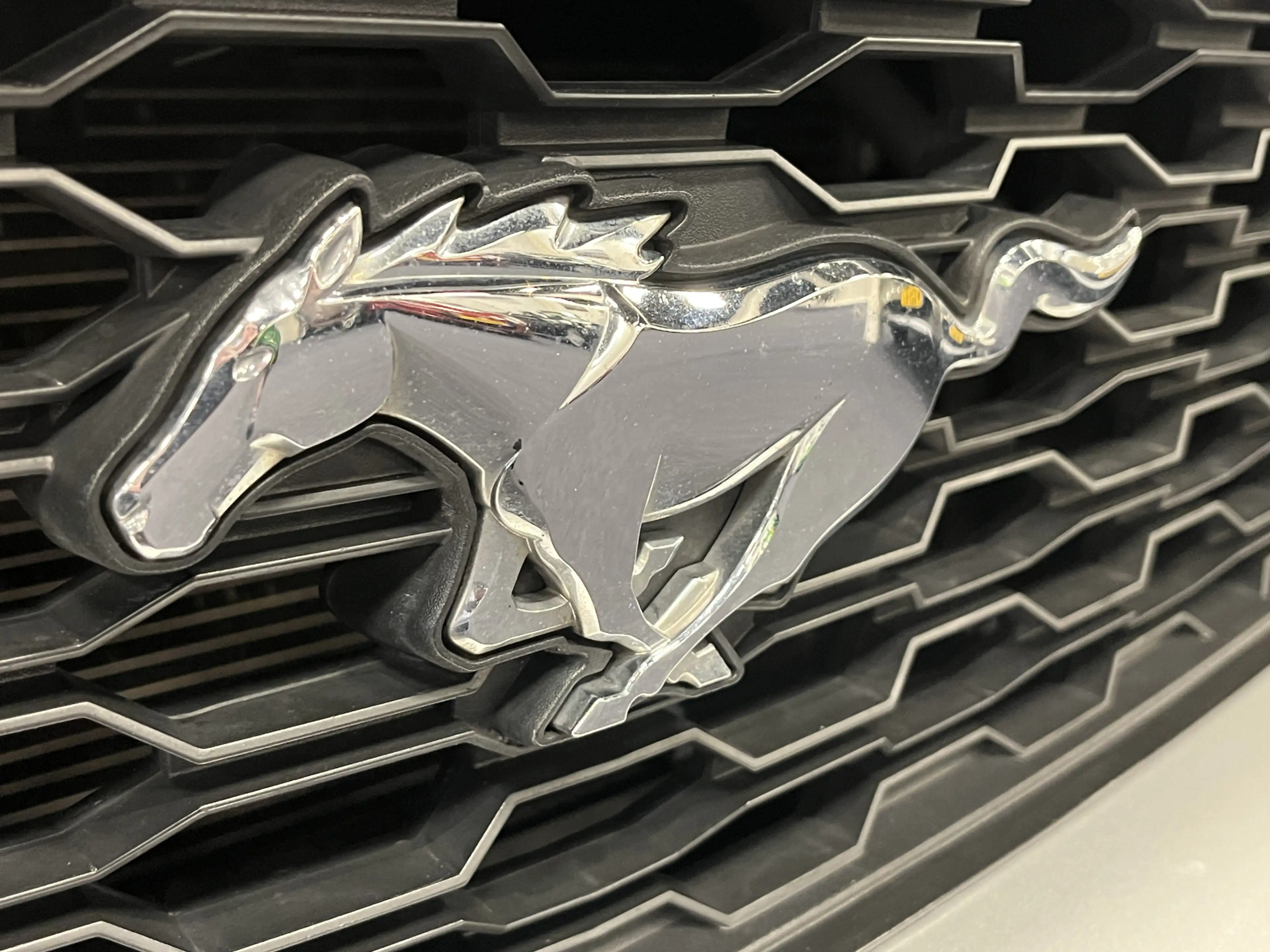 Ford Mustang Convertible 3.7i V6 Premium 305PK Automaat Lederen — photo 37